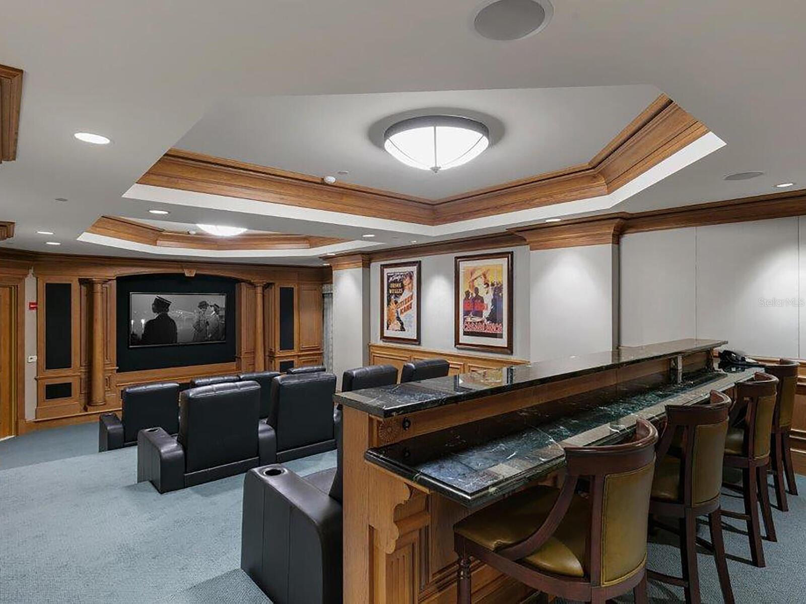 35 WATERGATE DR #1206