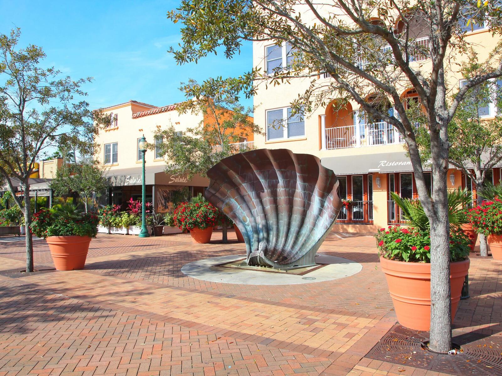 35 WATERGATE DR #1206