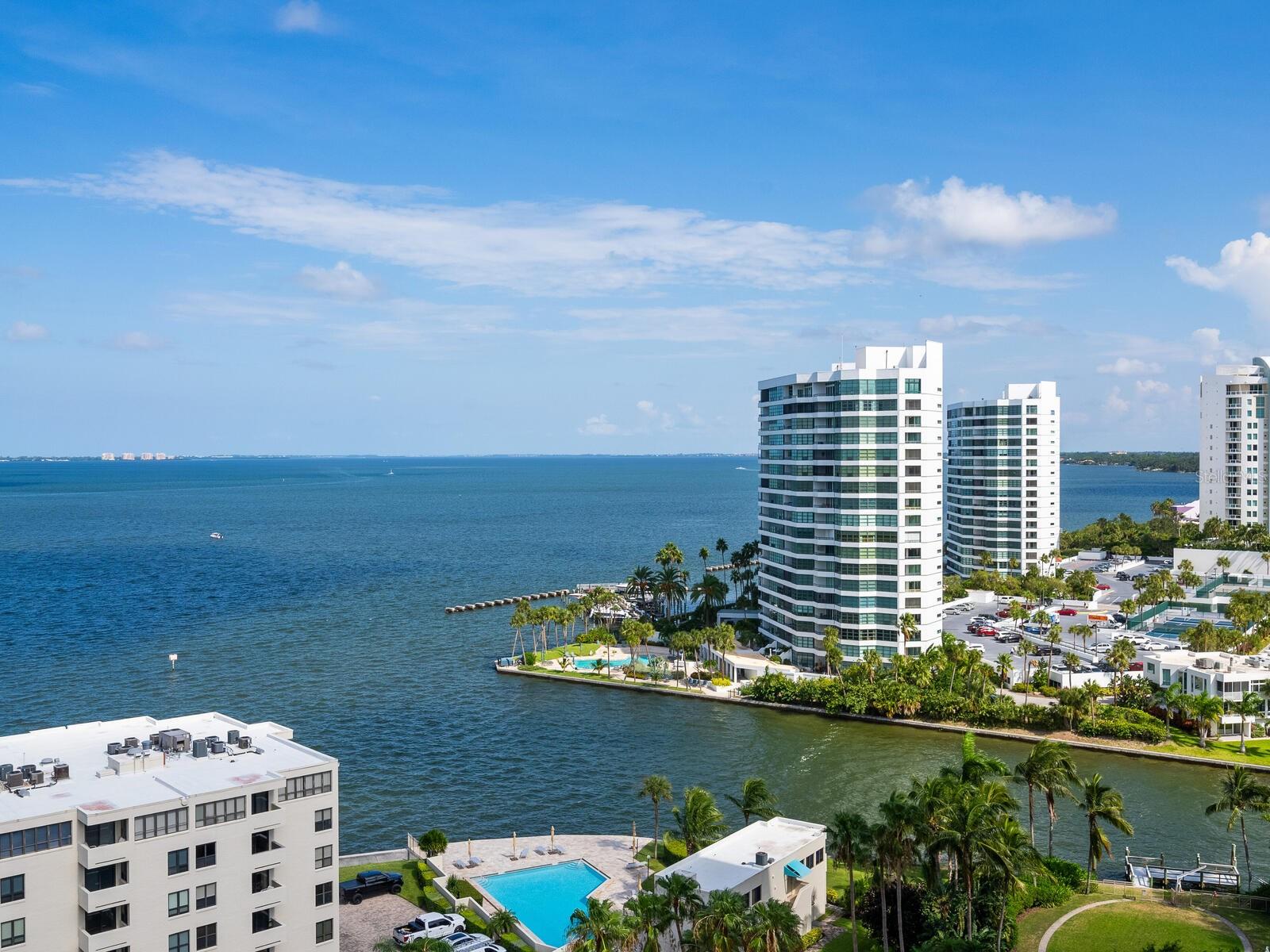 35 WATERGATE DR #1206