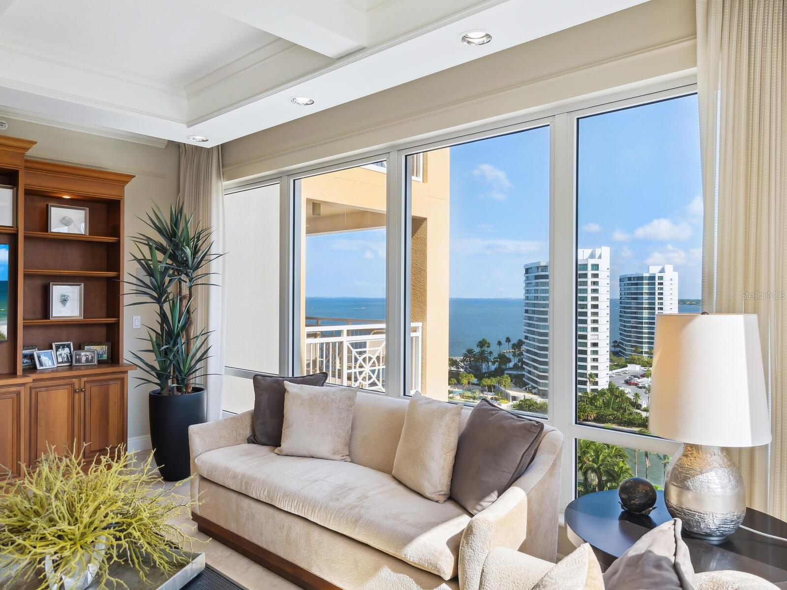 35 WATERGATE DR #1206