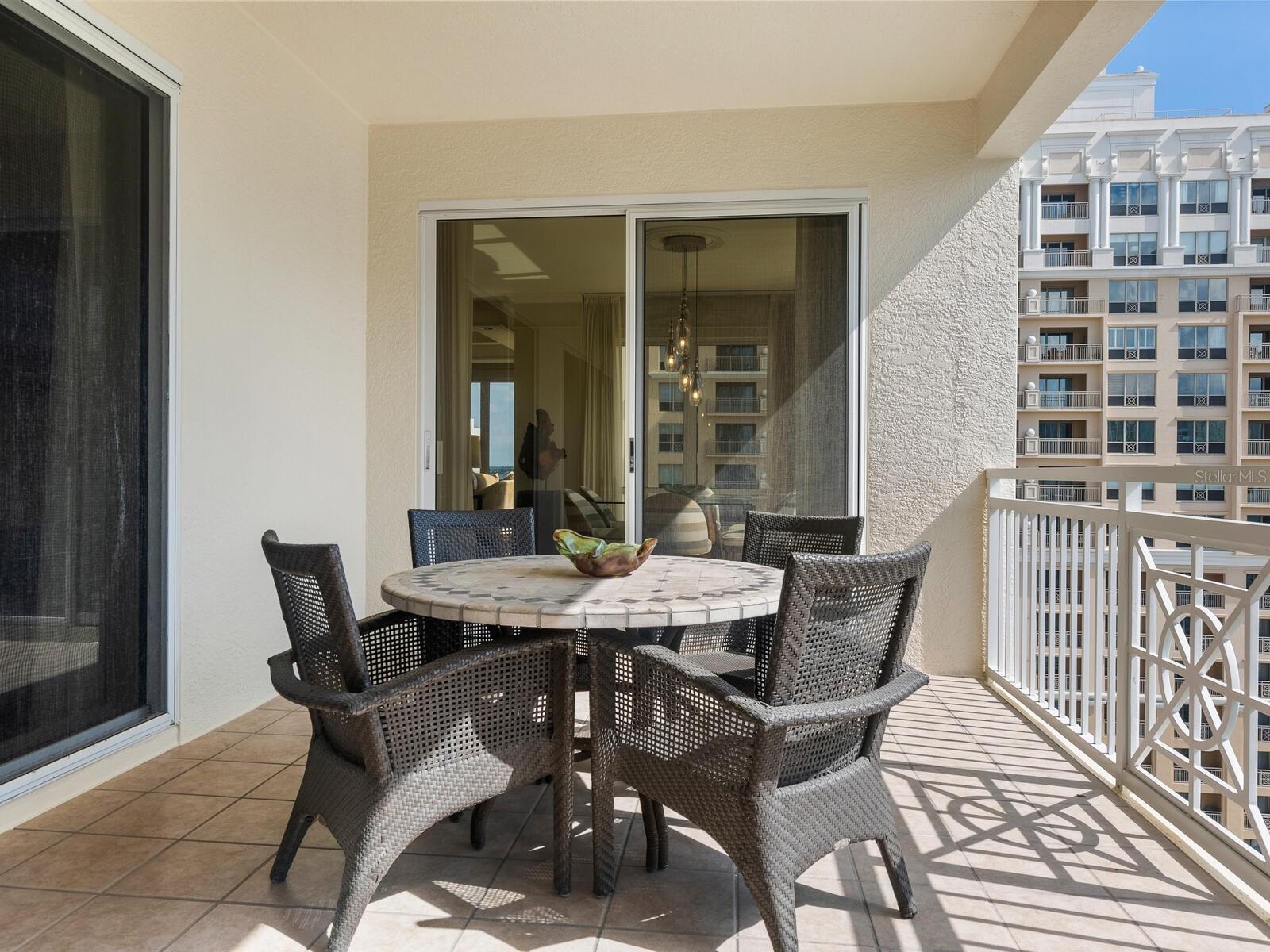 35 WATERGATE DR #1206