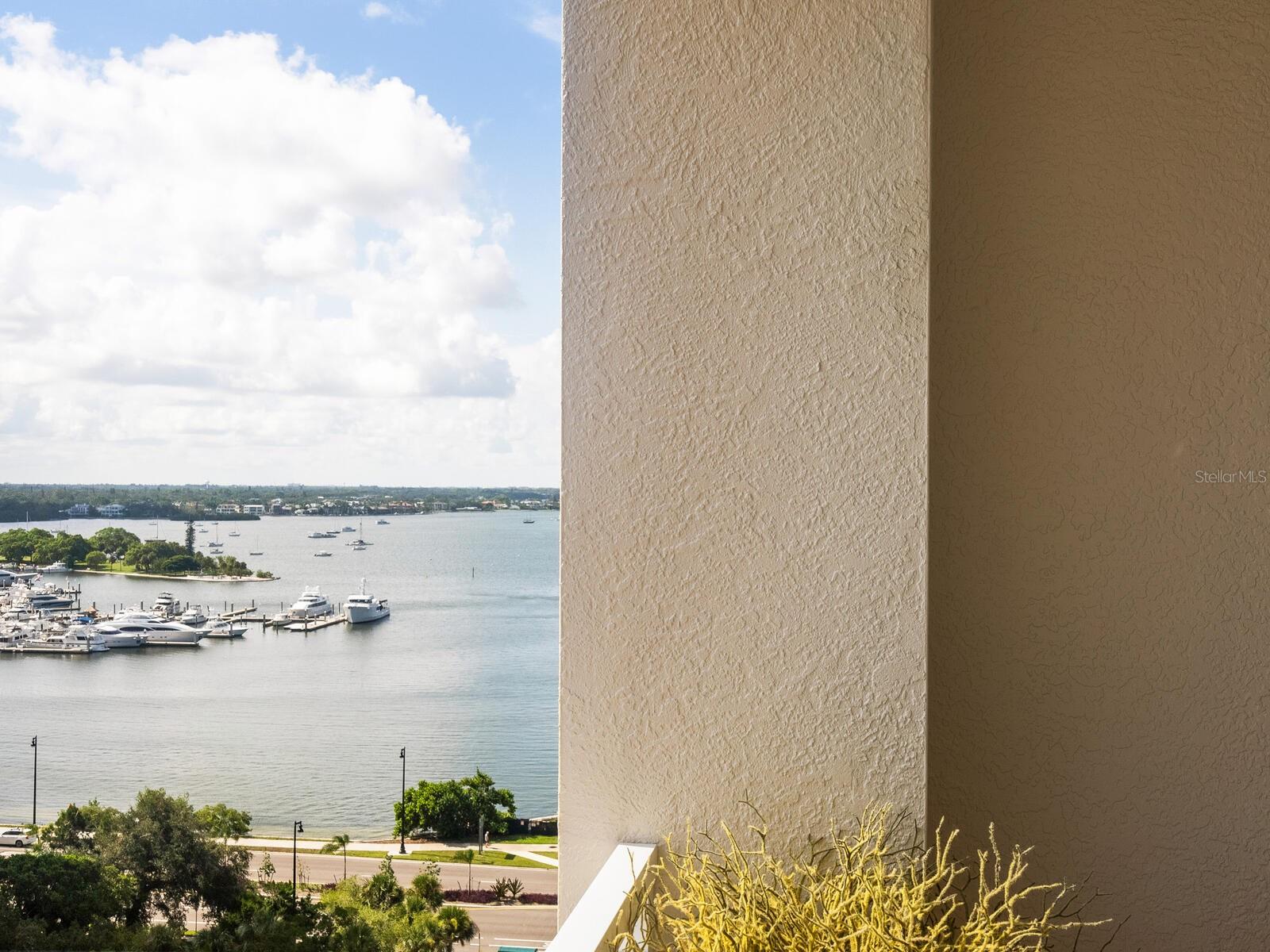 35 WATERGATE DR #1206