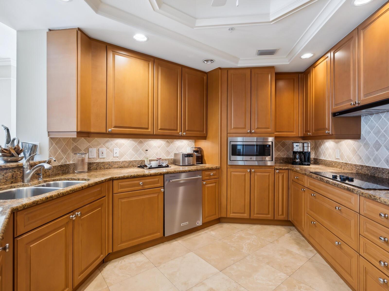 35 WATERGATE DR #1206