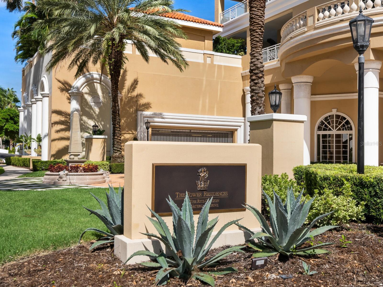 35 WATERGATE DR #1206