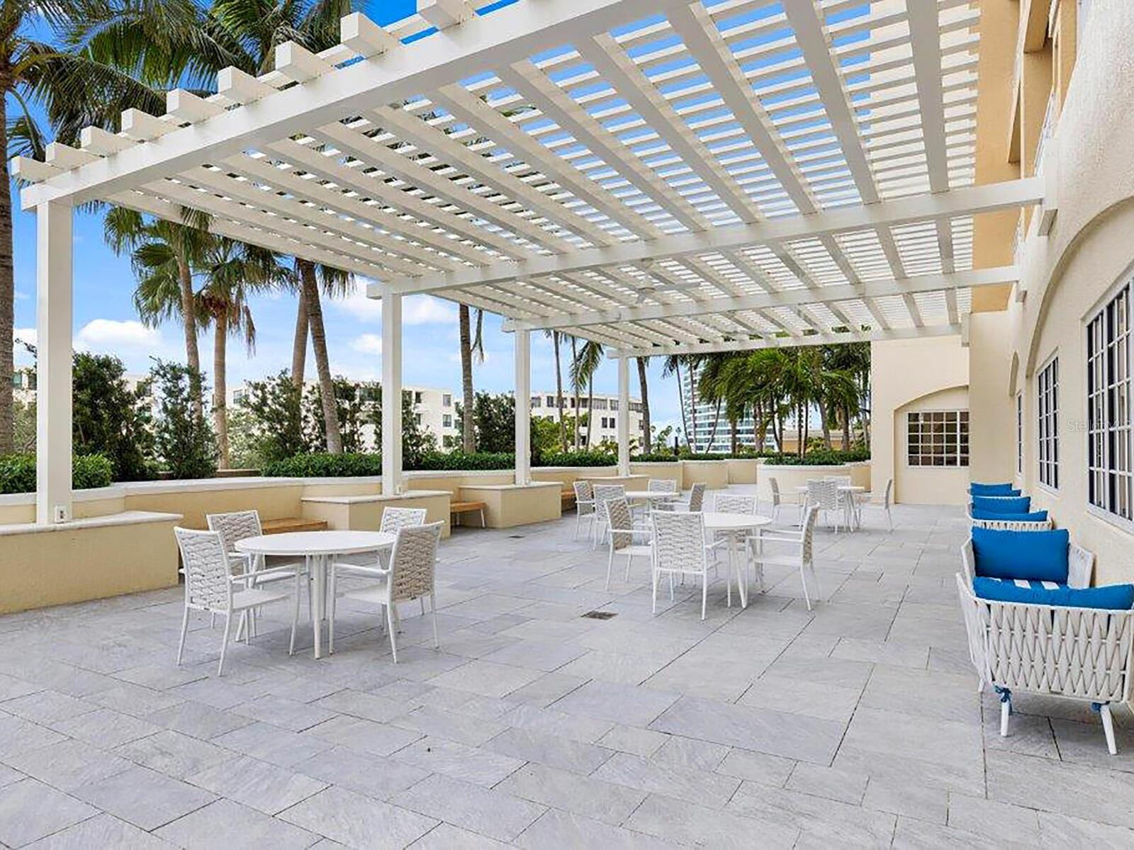 35 WATERGATE DR #1206