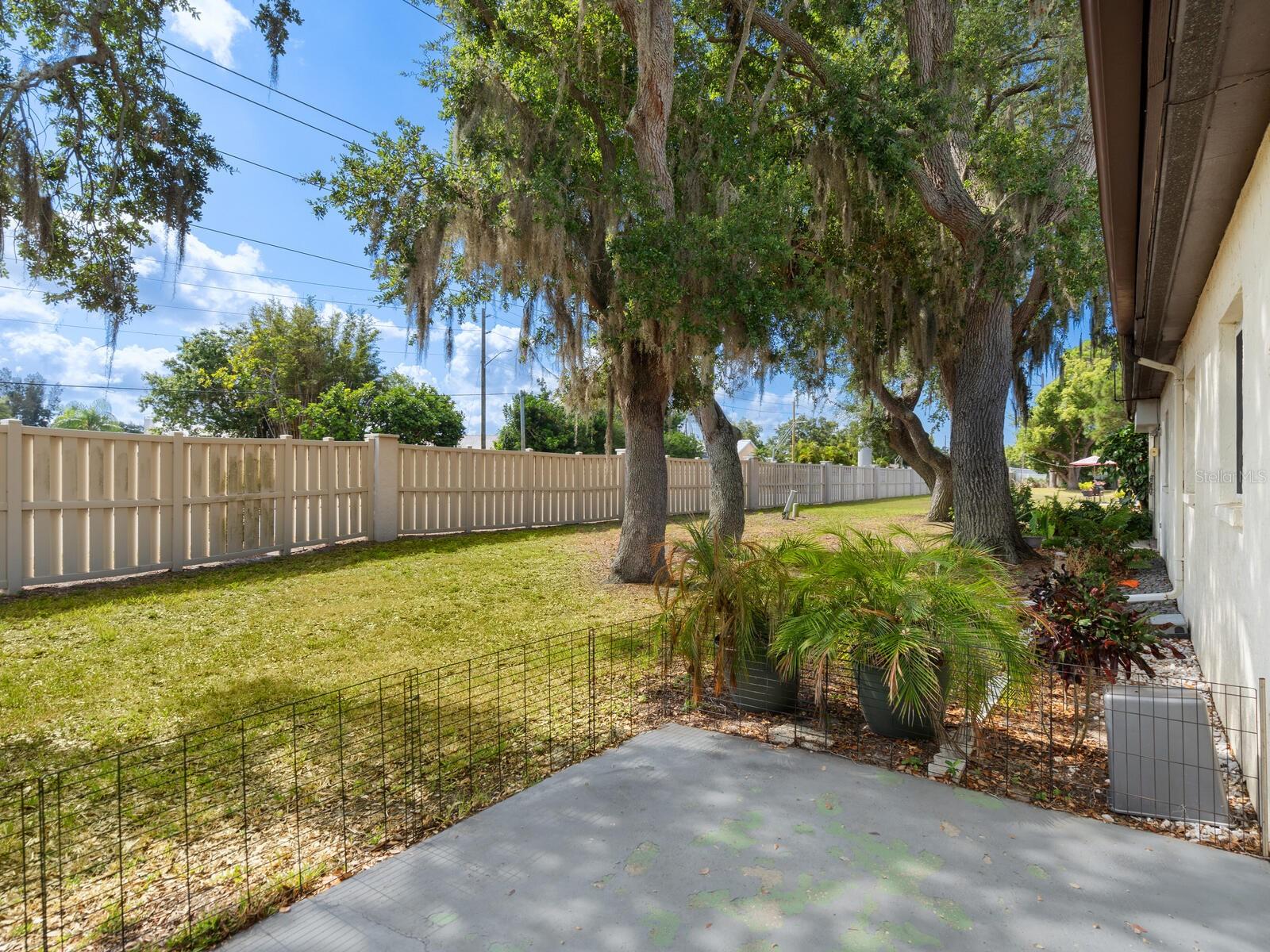 6225 GREEN VIEW DR #124