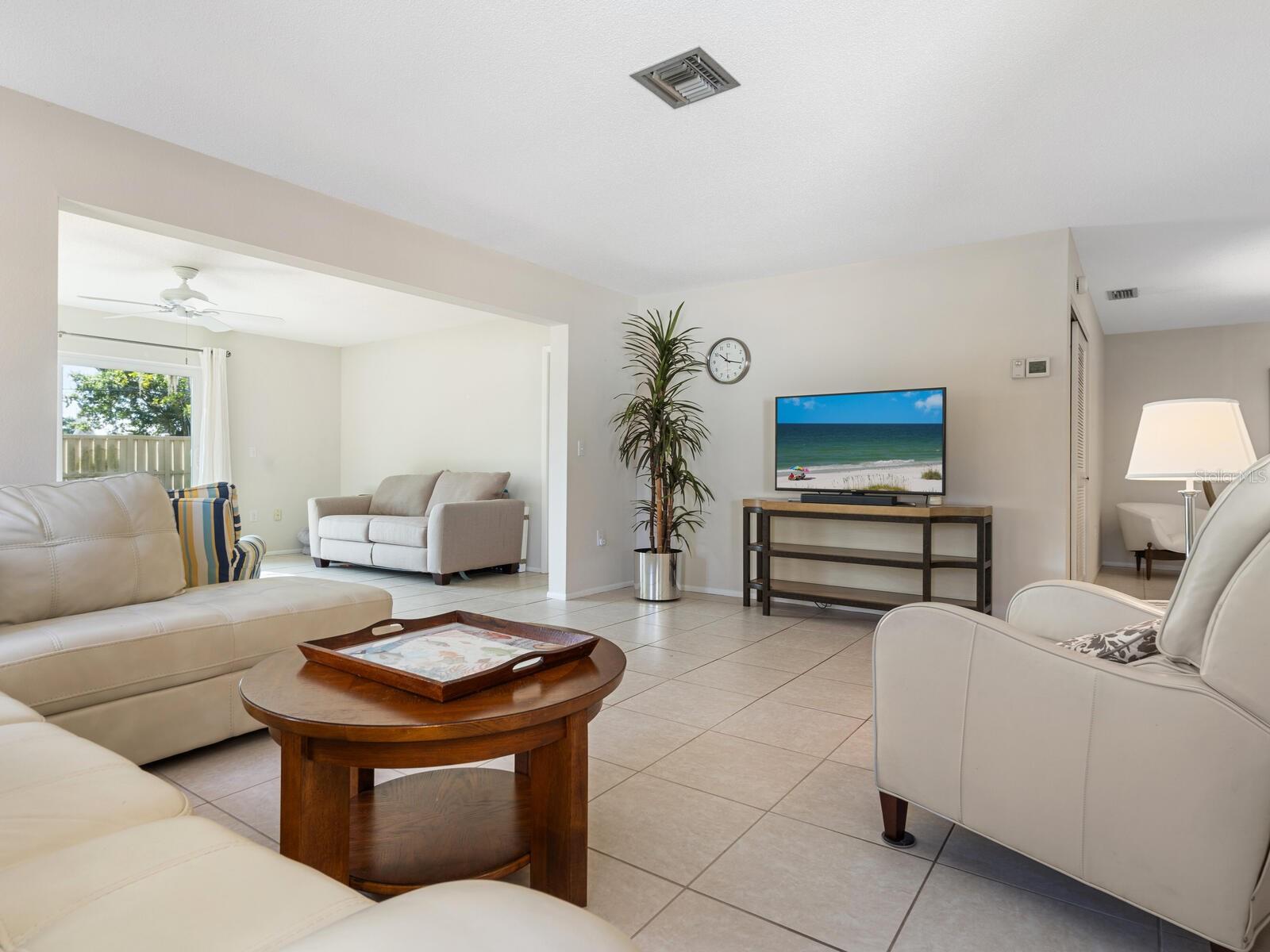 6225 GREEN VIEW DR #124