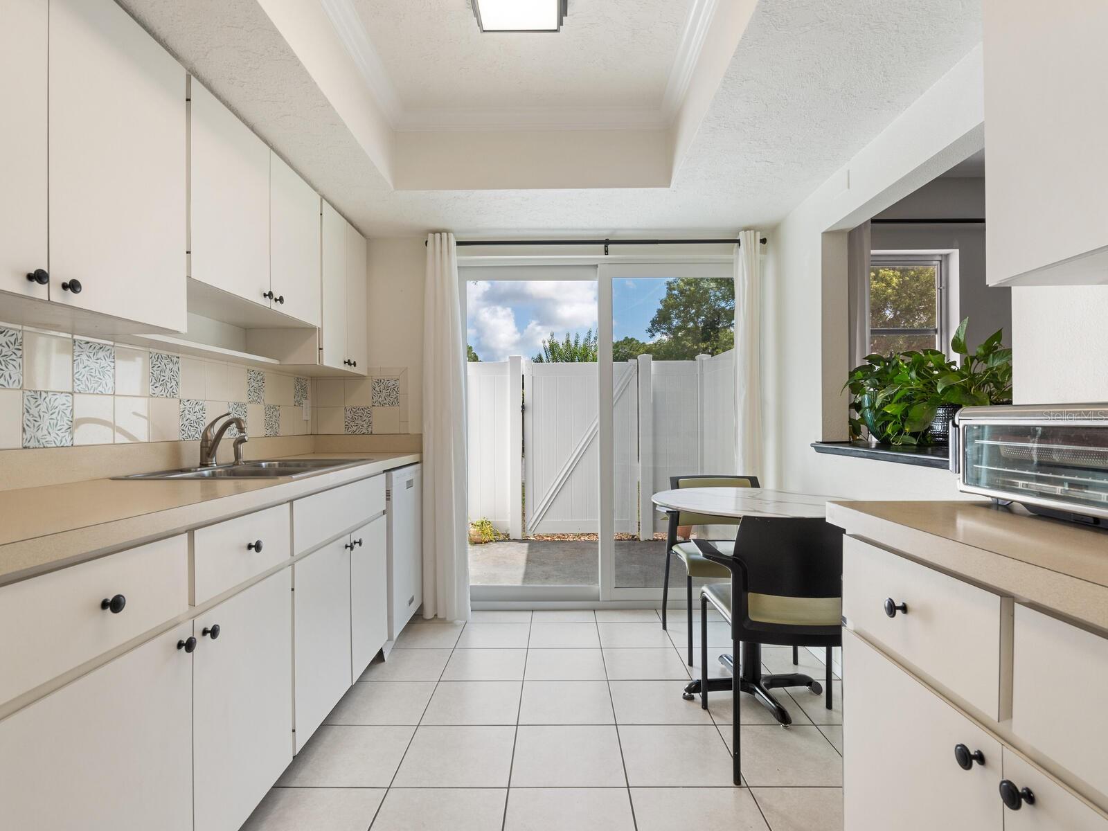 6225 GREEN VIEW DR #124