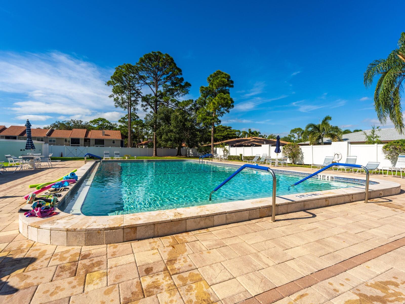 6225 GREEN VIEW DR #124