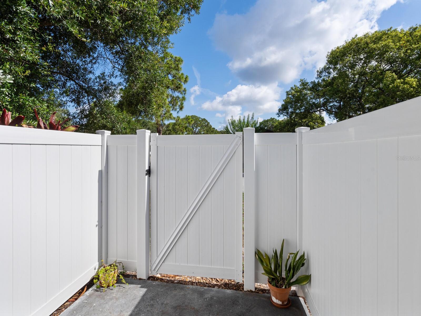 6225 GREEN VIEW DR #124