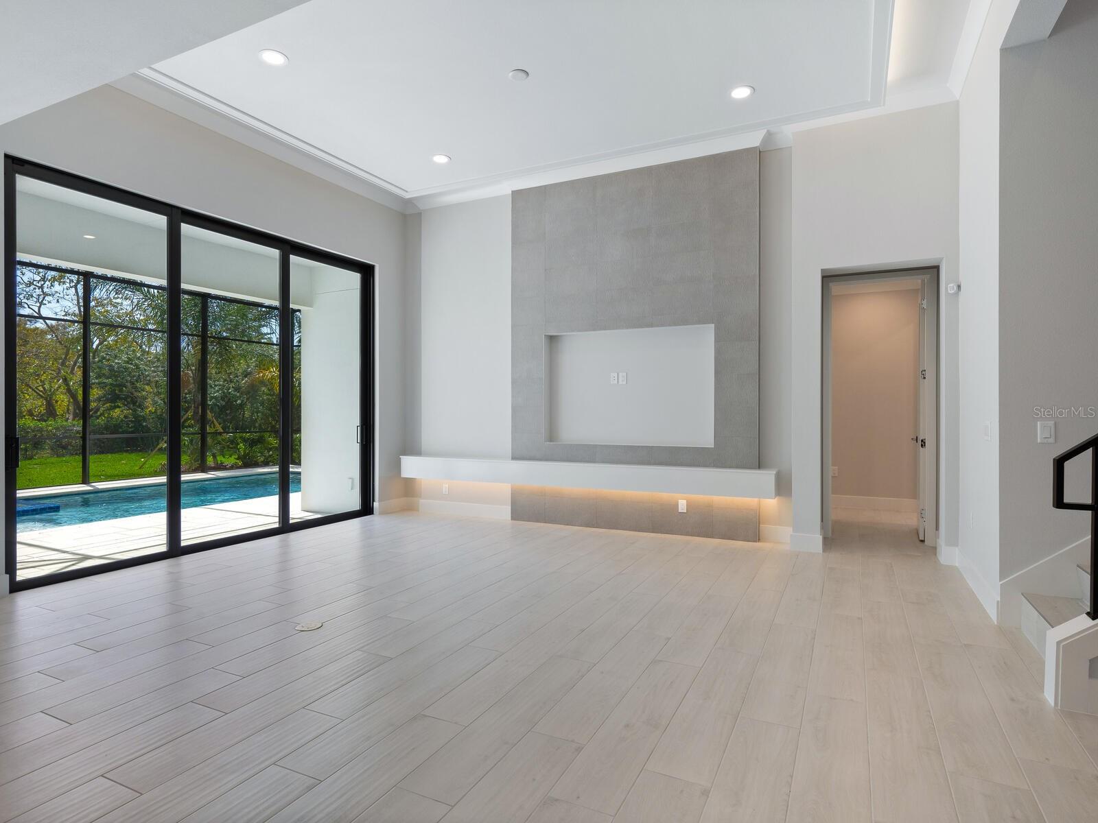 2208 BOUGAINVILLEA ST