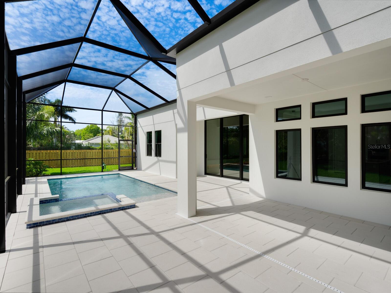 2208 BOUGAINVILLEA ST