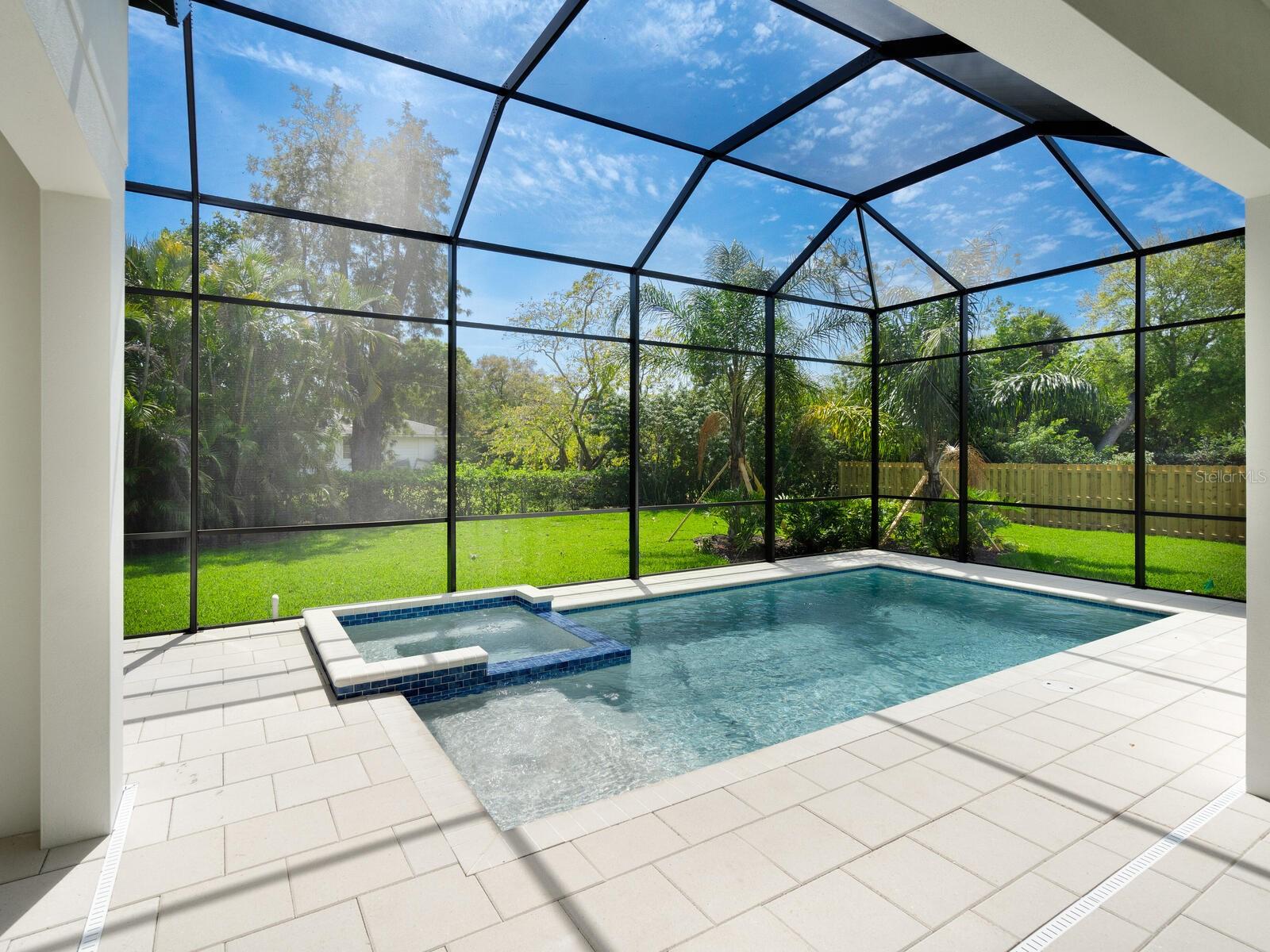 2208 BOUGAINVILLEA ST