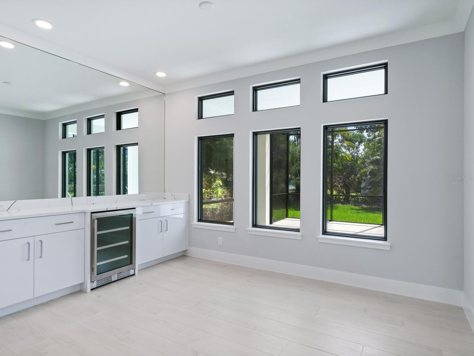 2208 BOUGAINVILLEA ST