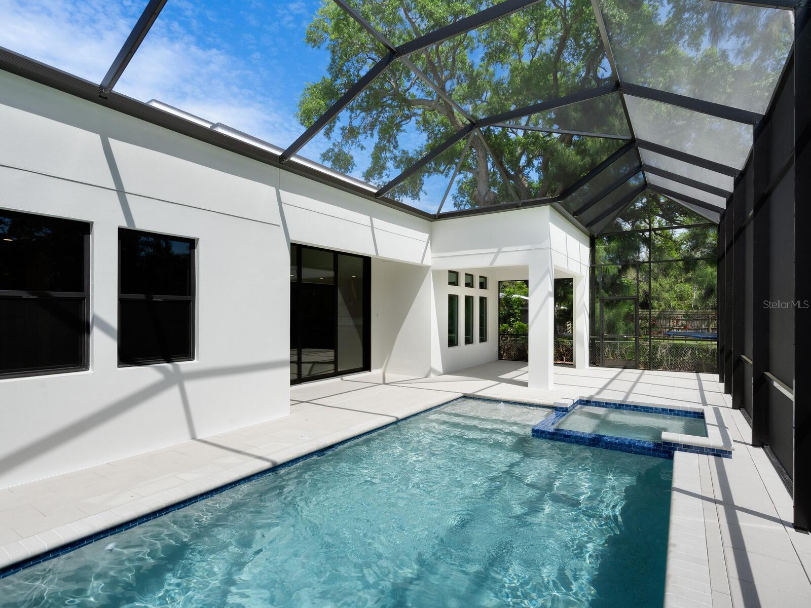 2208 BOUGAINVILLEA ST