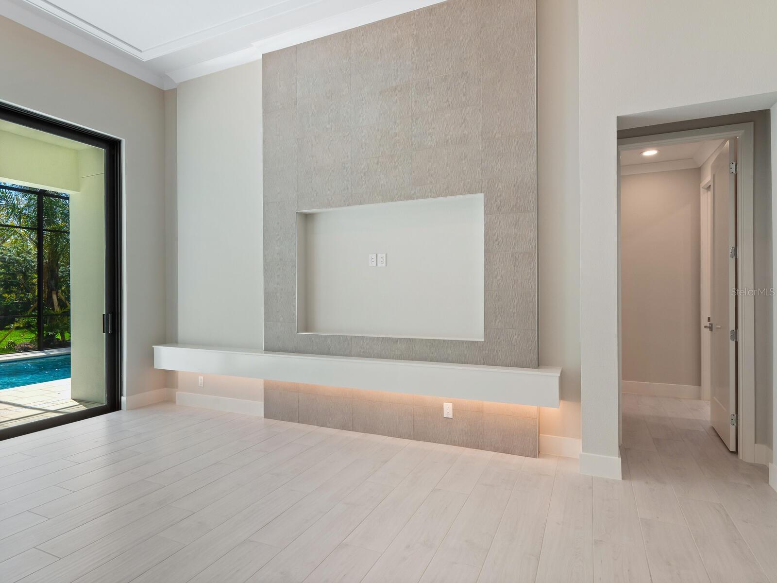 2208 BOUGAINVILLEA ST