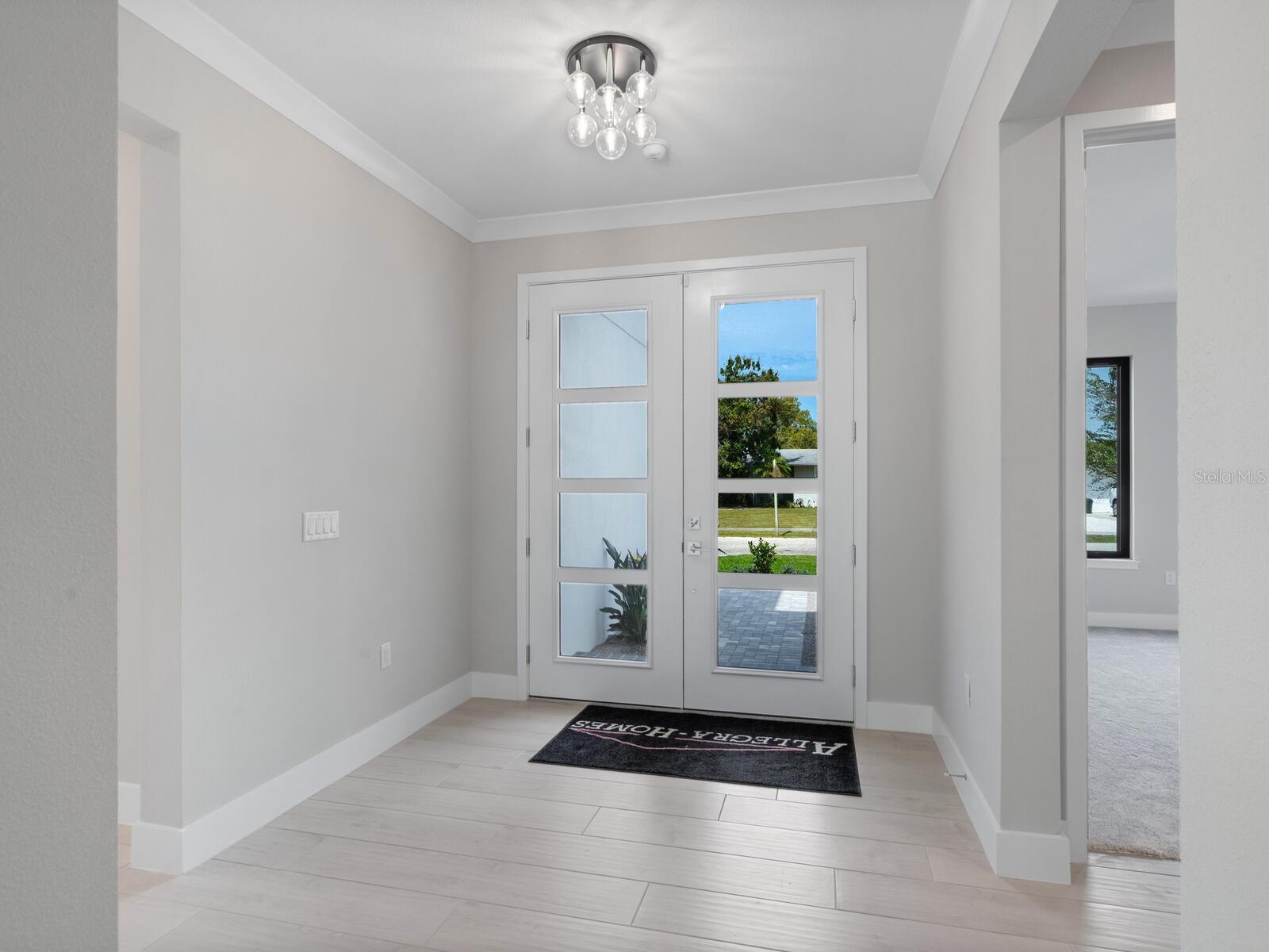 2208 BOUGAINVILLEA ST