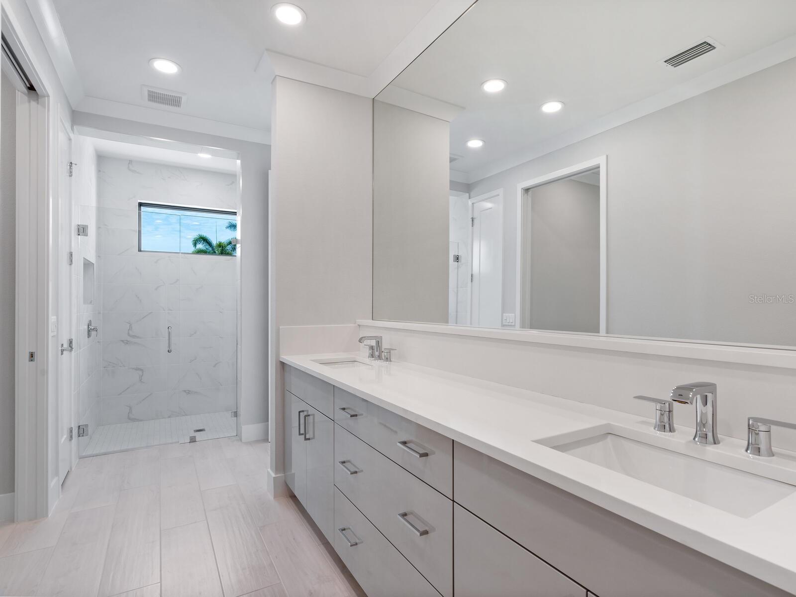 2208 BOUGAINVILLEA ST