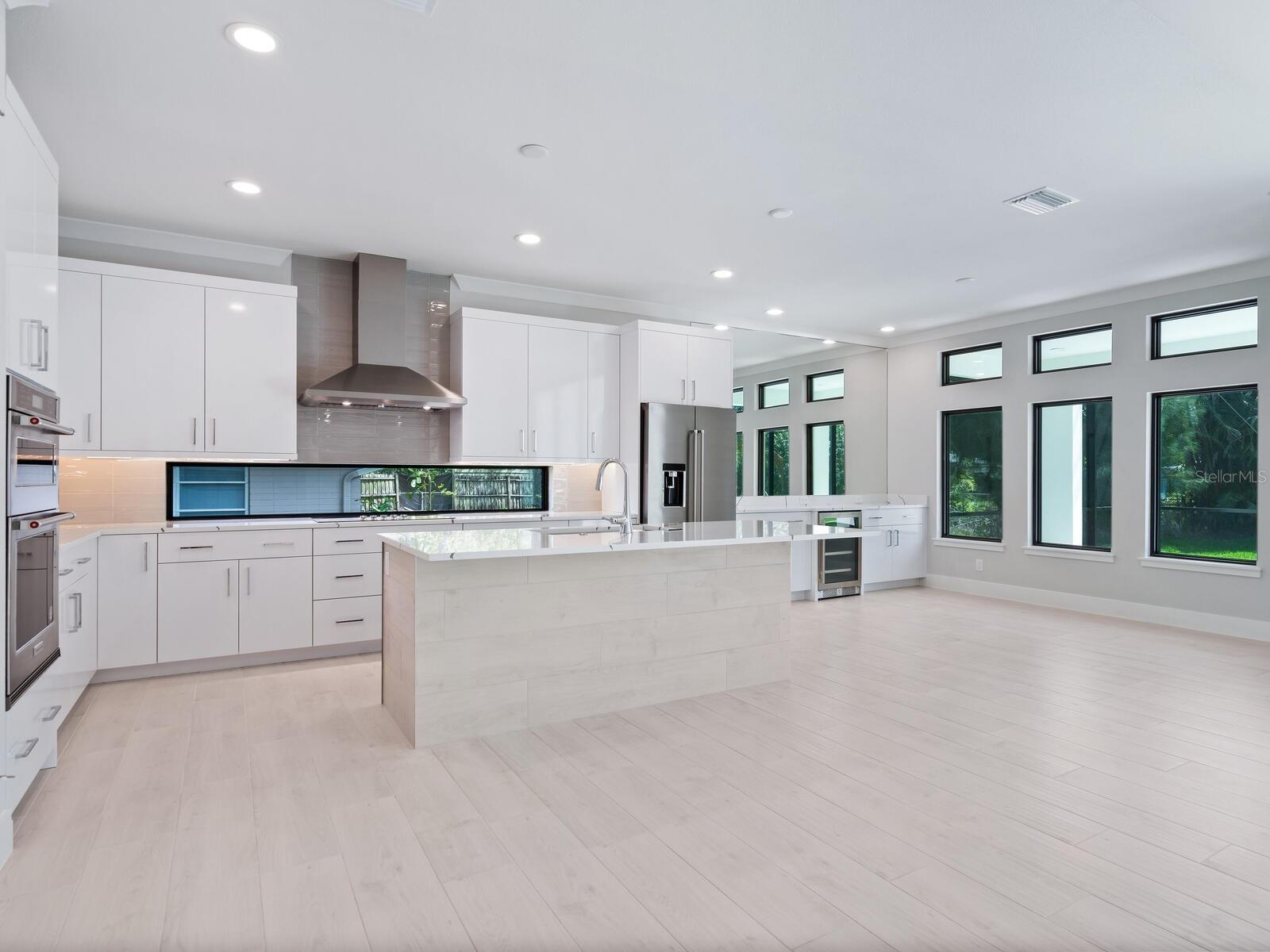 2208 BOUGAINVILLEA ST