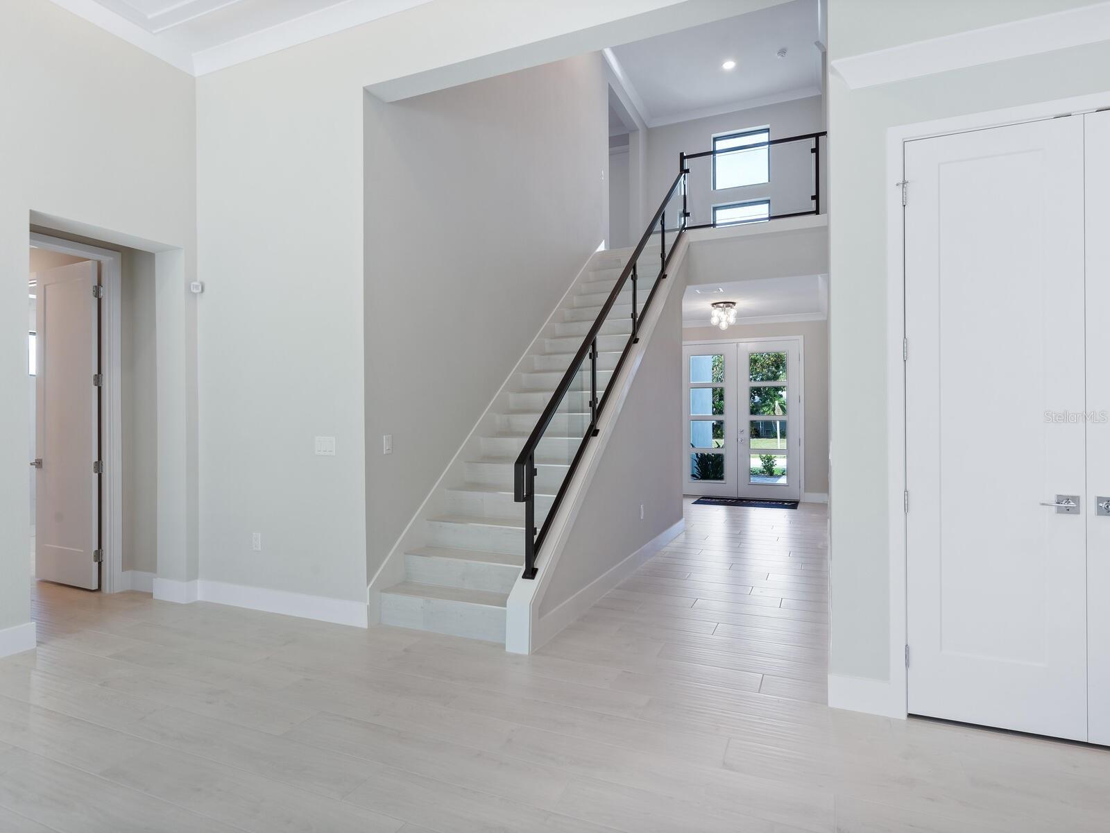 2208 BOUGAINVILLEA ST