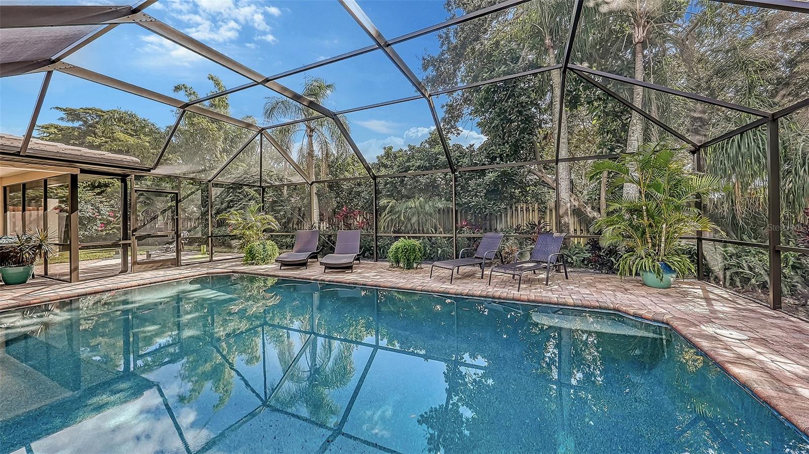 5104 FLICKER FIELD CIR