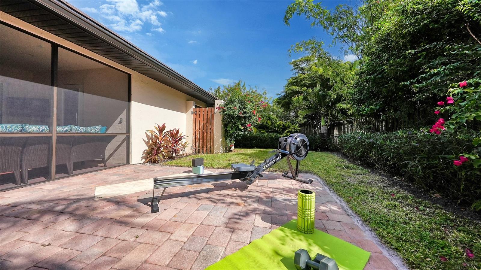 5104 FLICKER FIELD CIR