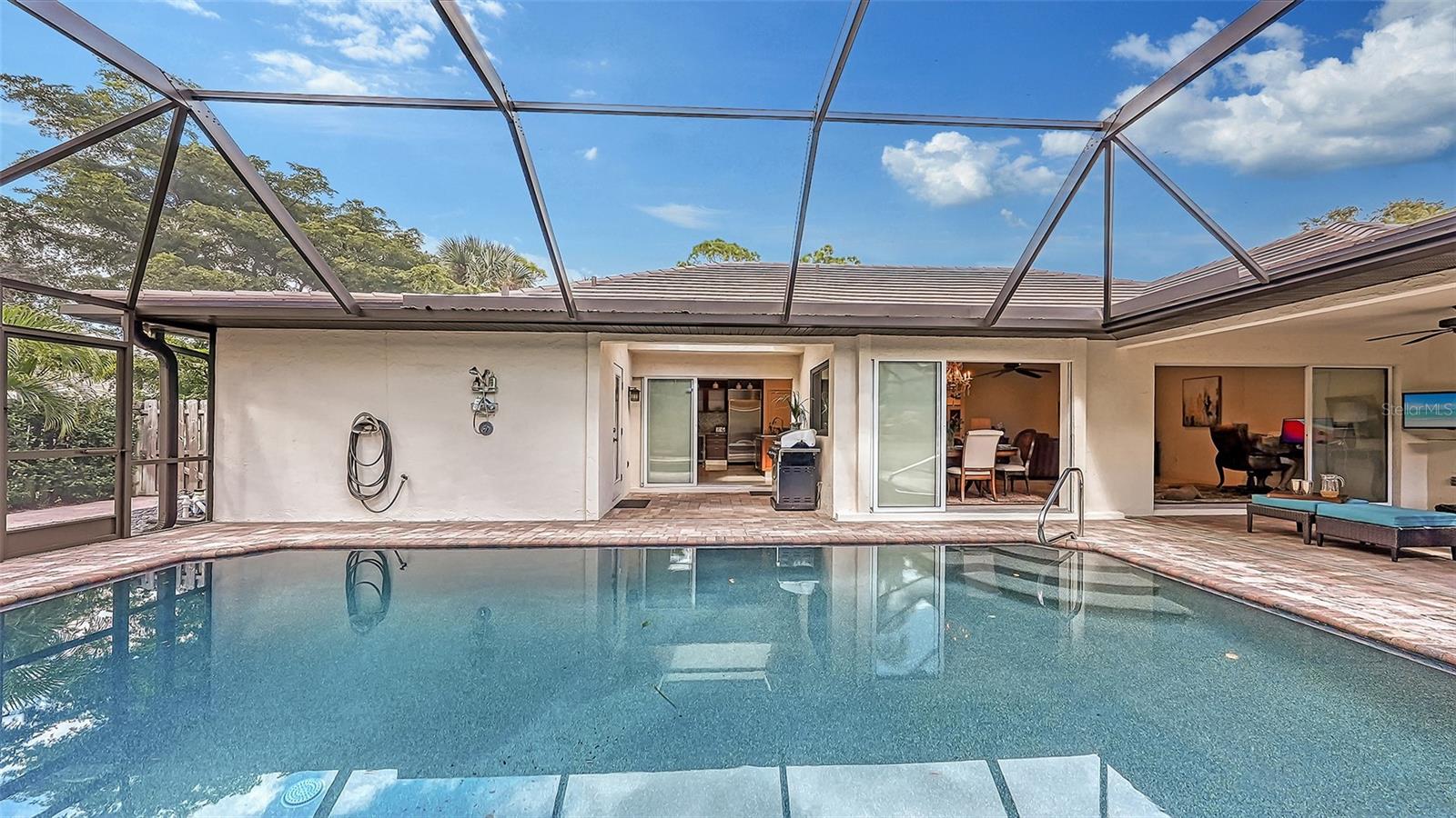 5104 FLICKER FIELD CIR