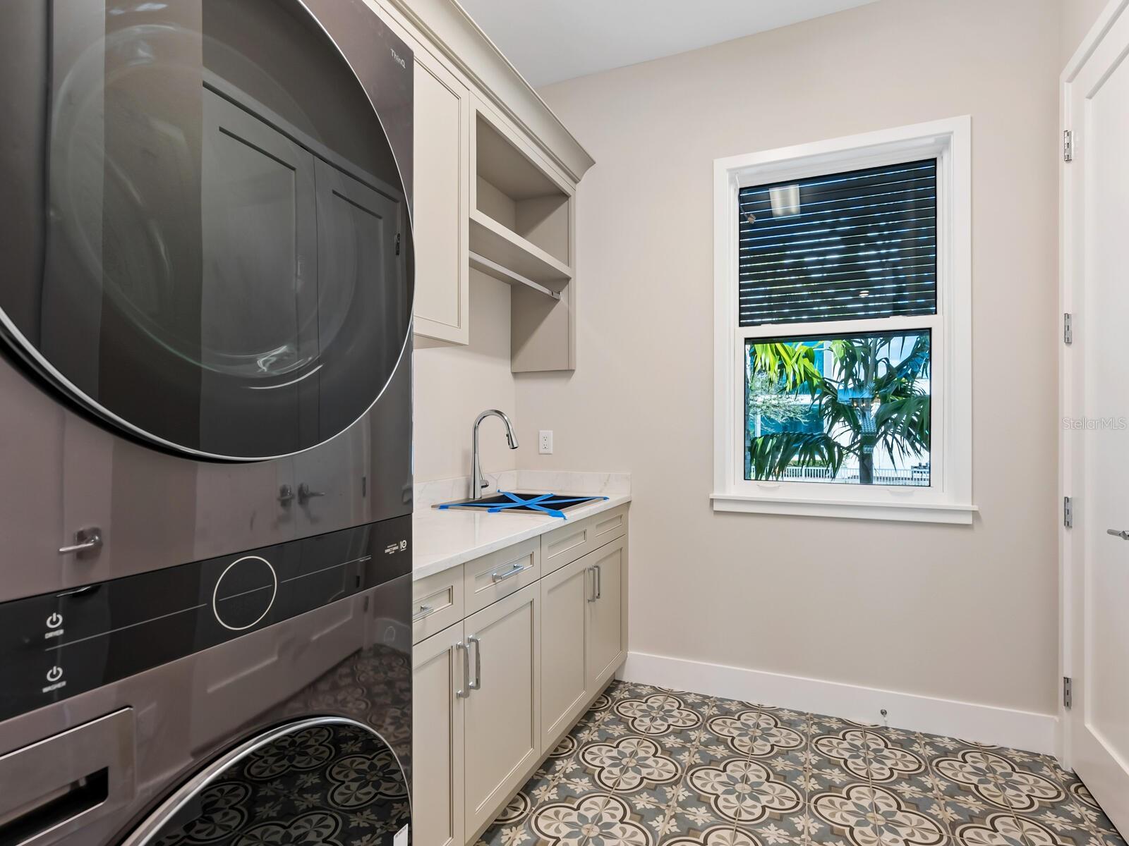 616 MANGROVE POINT RD