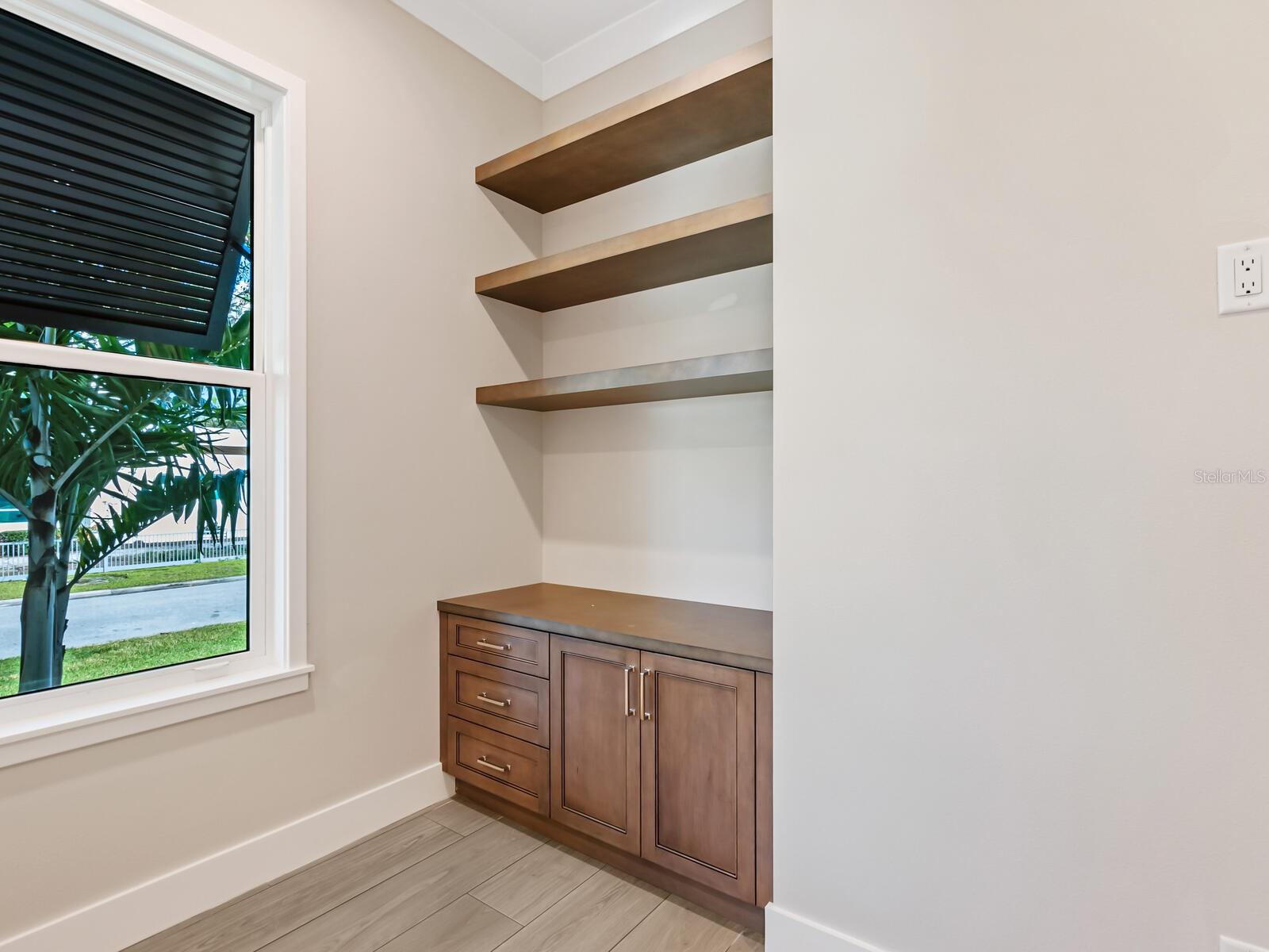 616 MANGROVE POINT RD