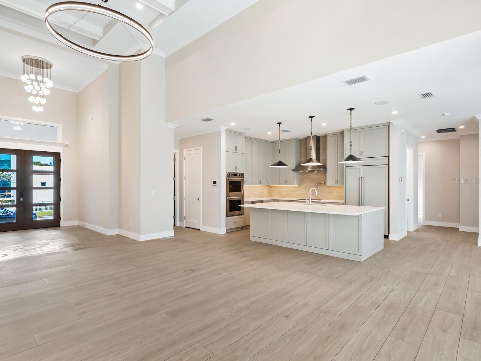 482 E ROYAL FLAMINGO DR