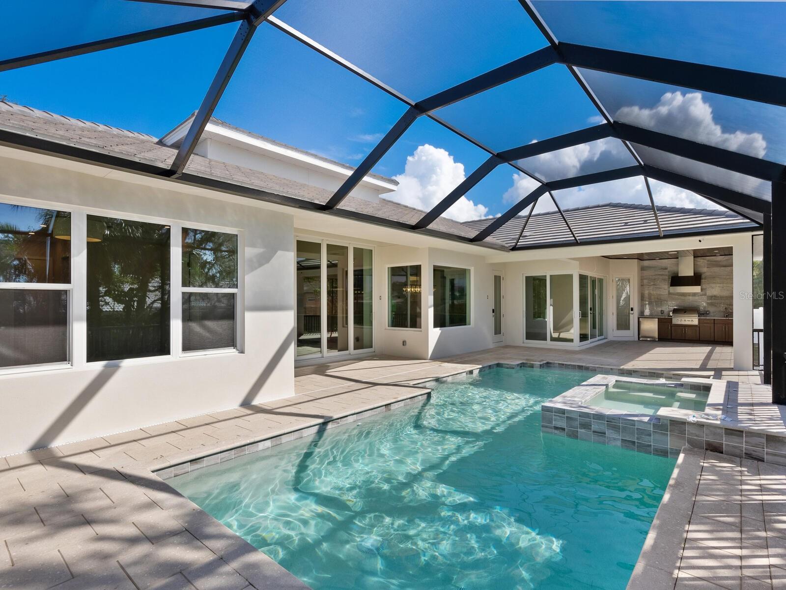 482 E ROYAL FLAMINGO DR