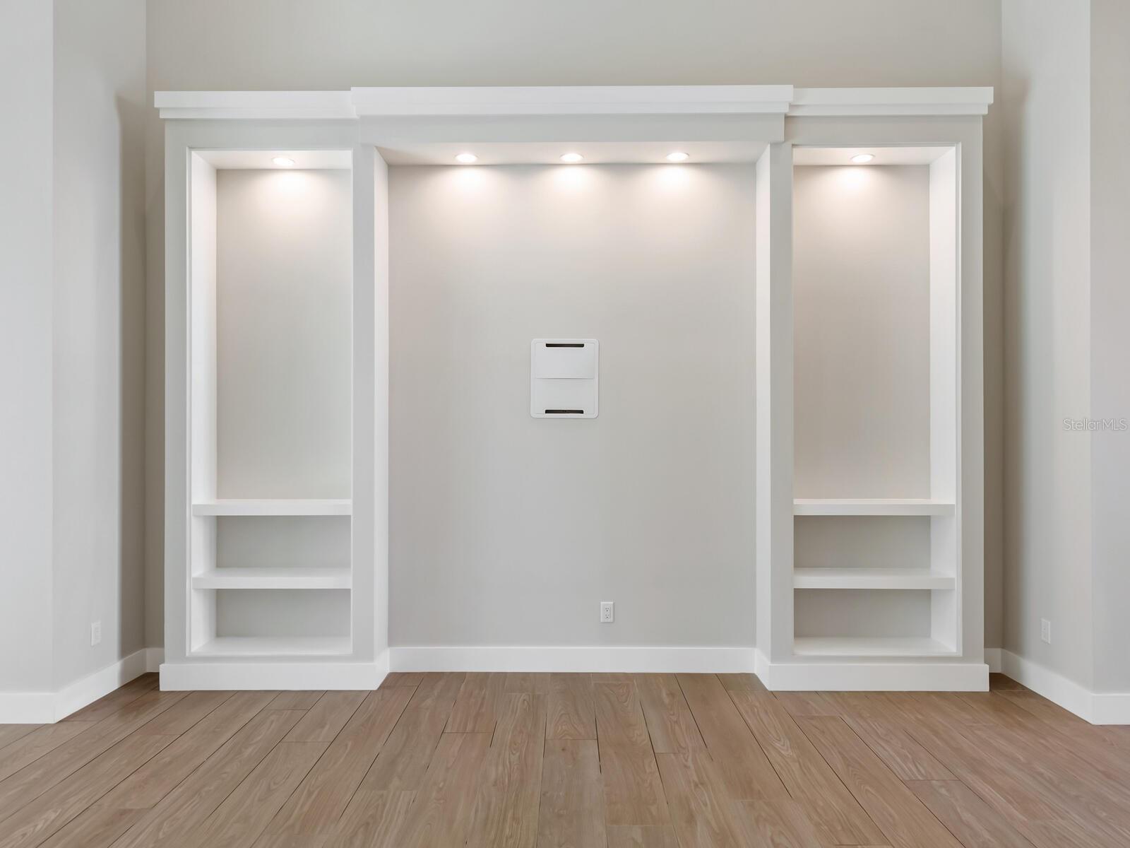 482 E ROYAL FLAMINGO DR