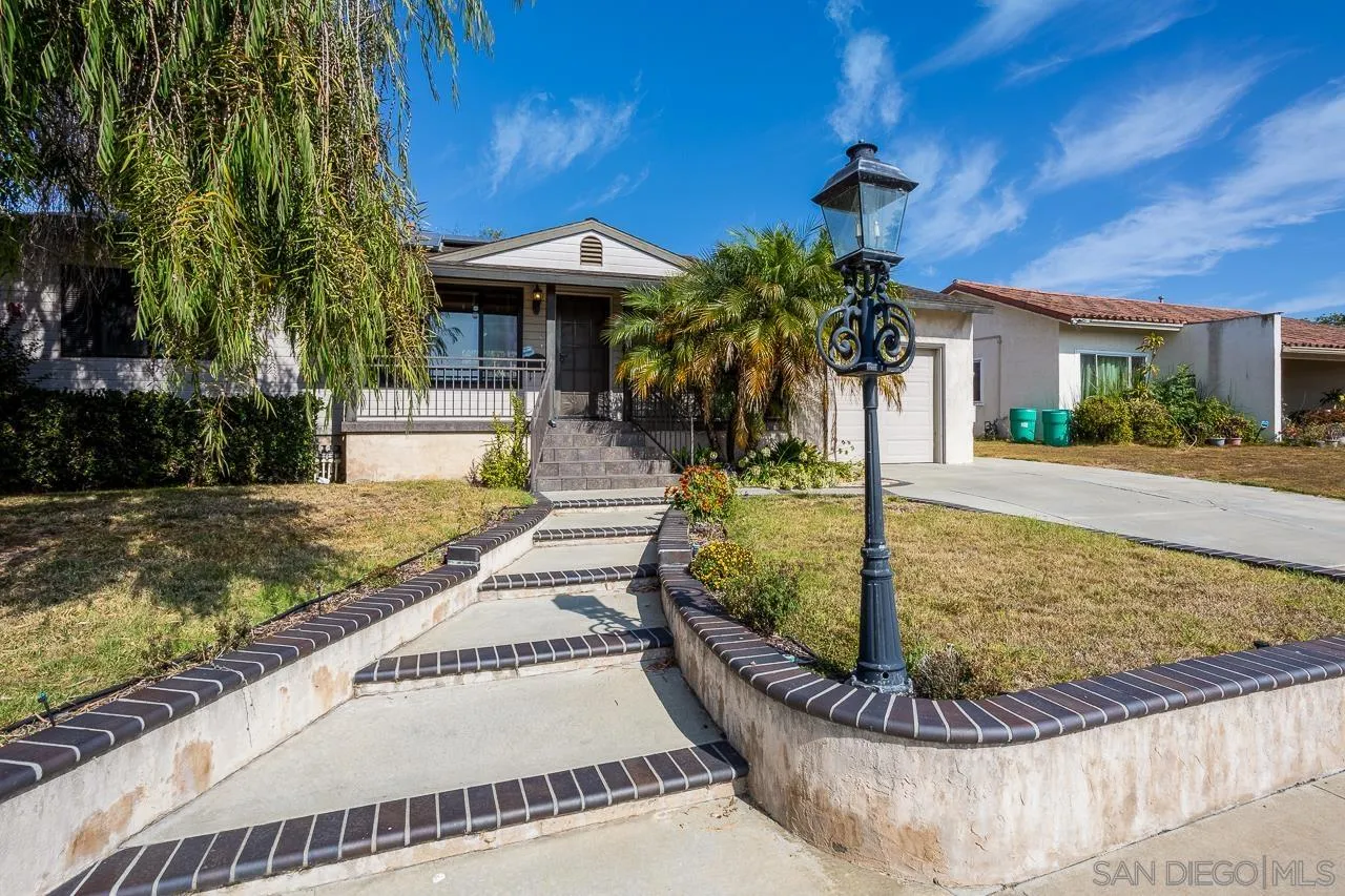 3957 Casita Way