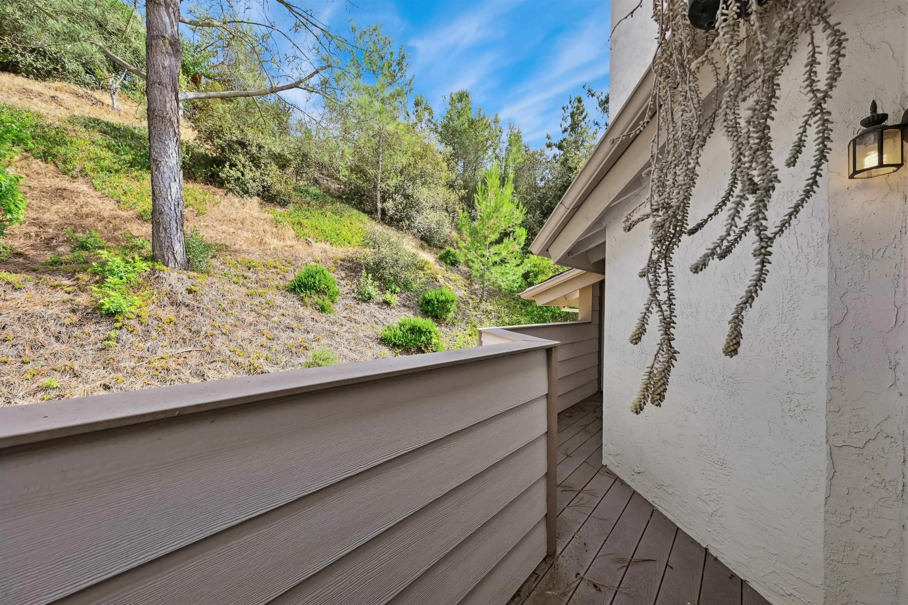 4575 Chateau Dr, San Diego