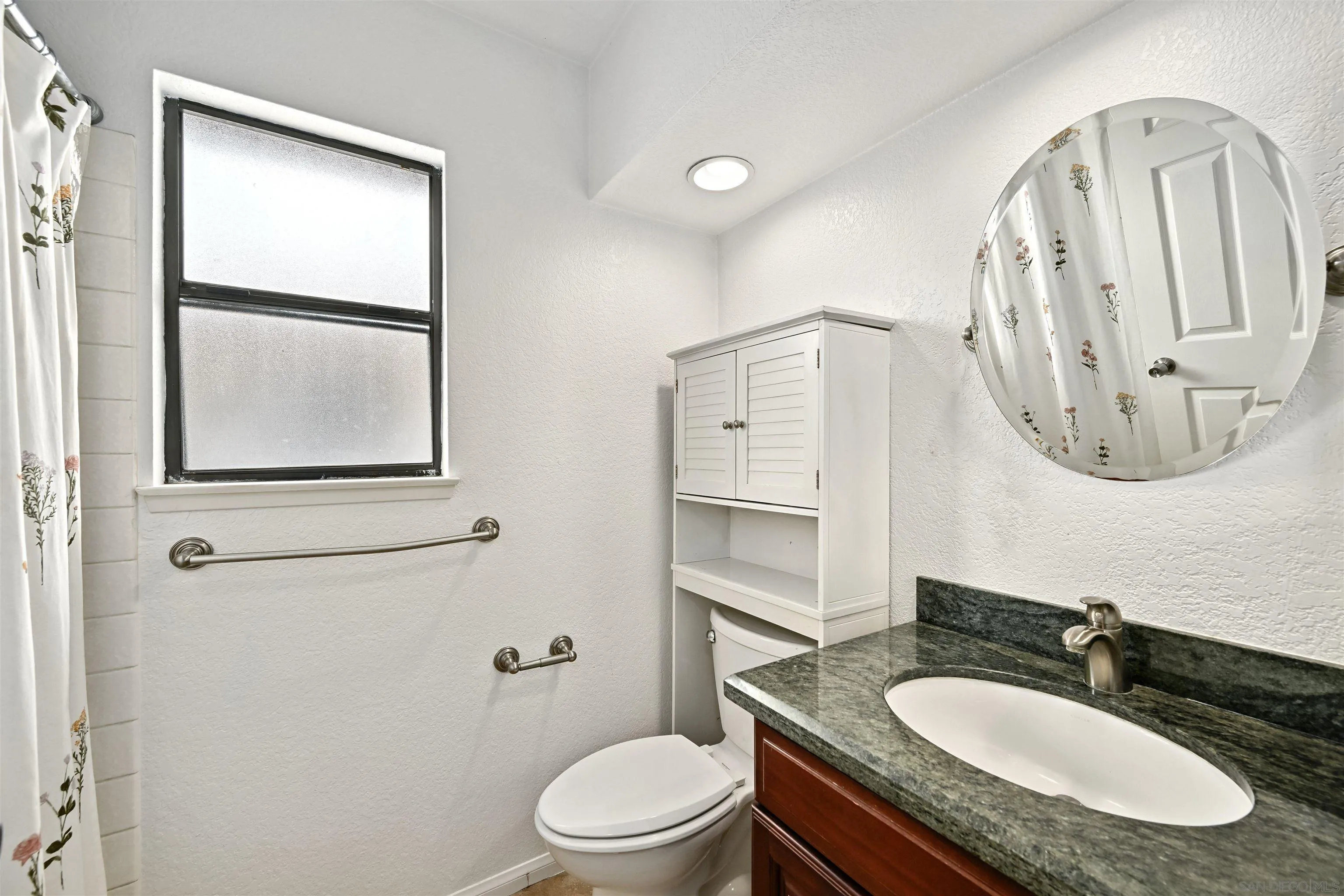 4575 Chateau Dr, San Diego