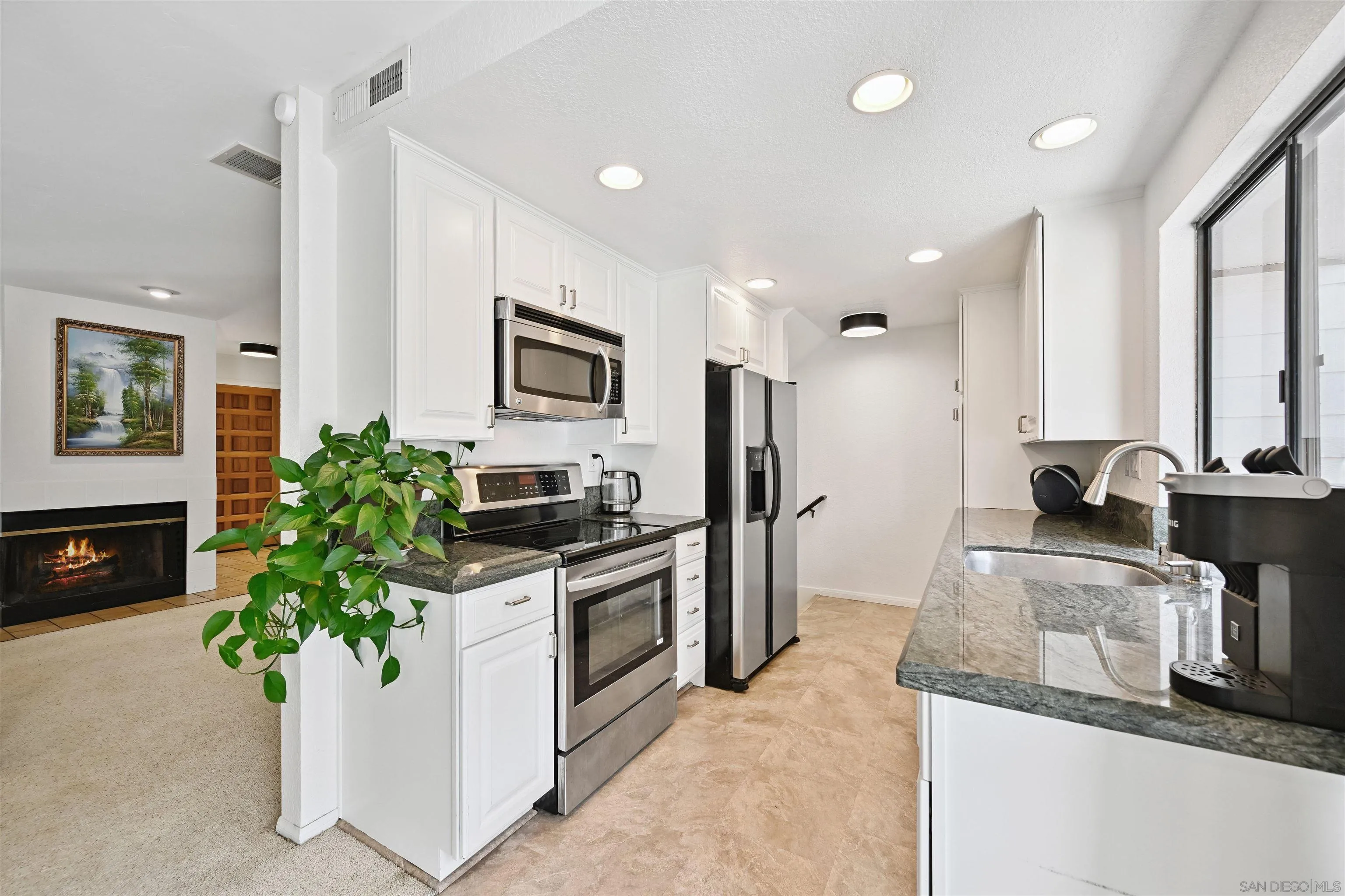 4575 Chateau Dr, San Diego