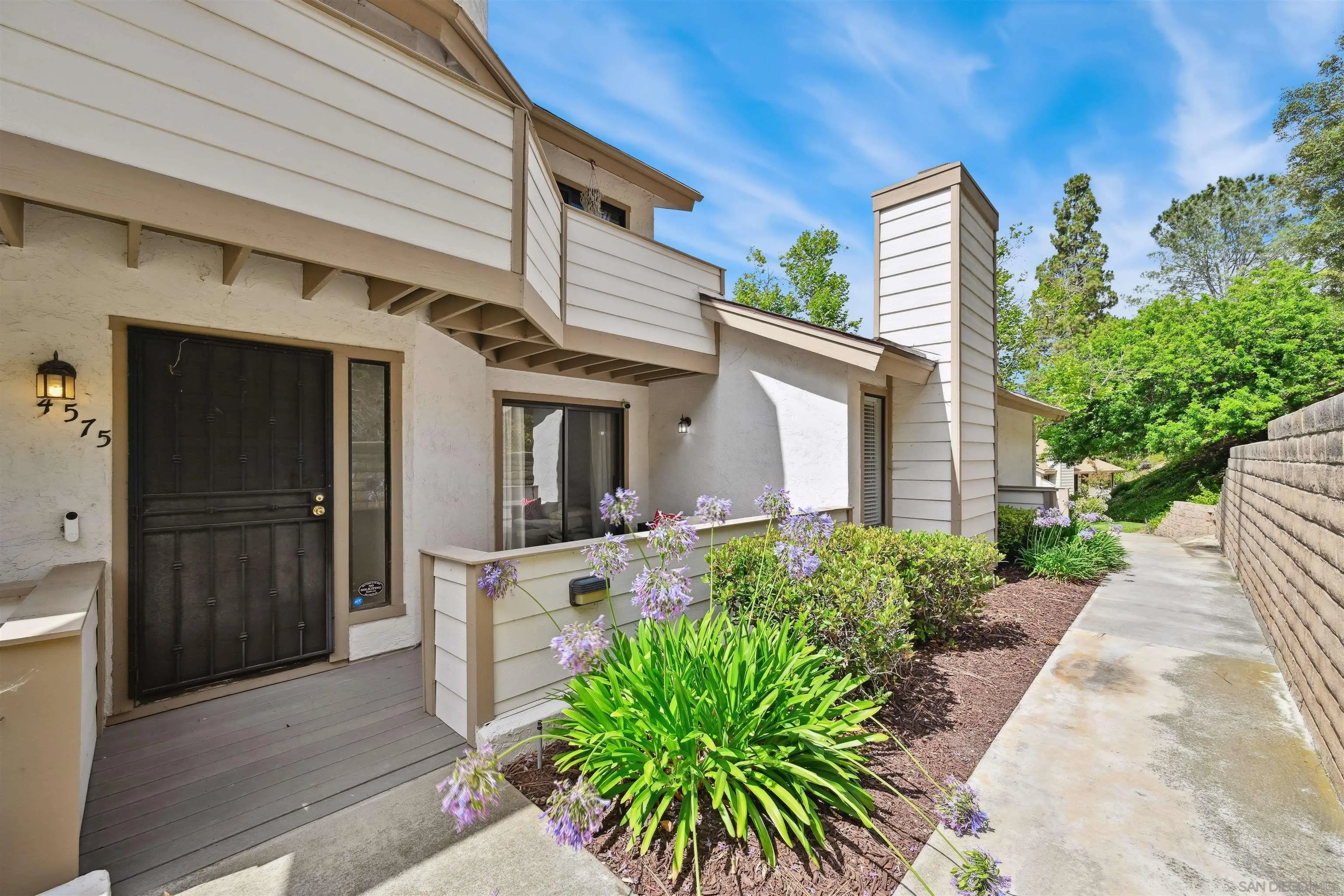 4575 Chateau Dr, San Diego