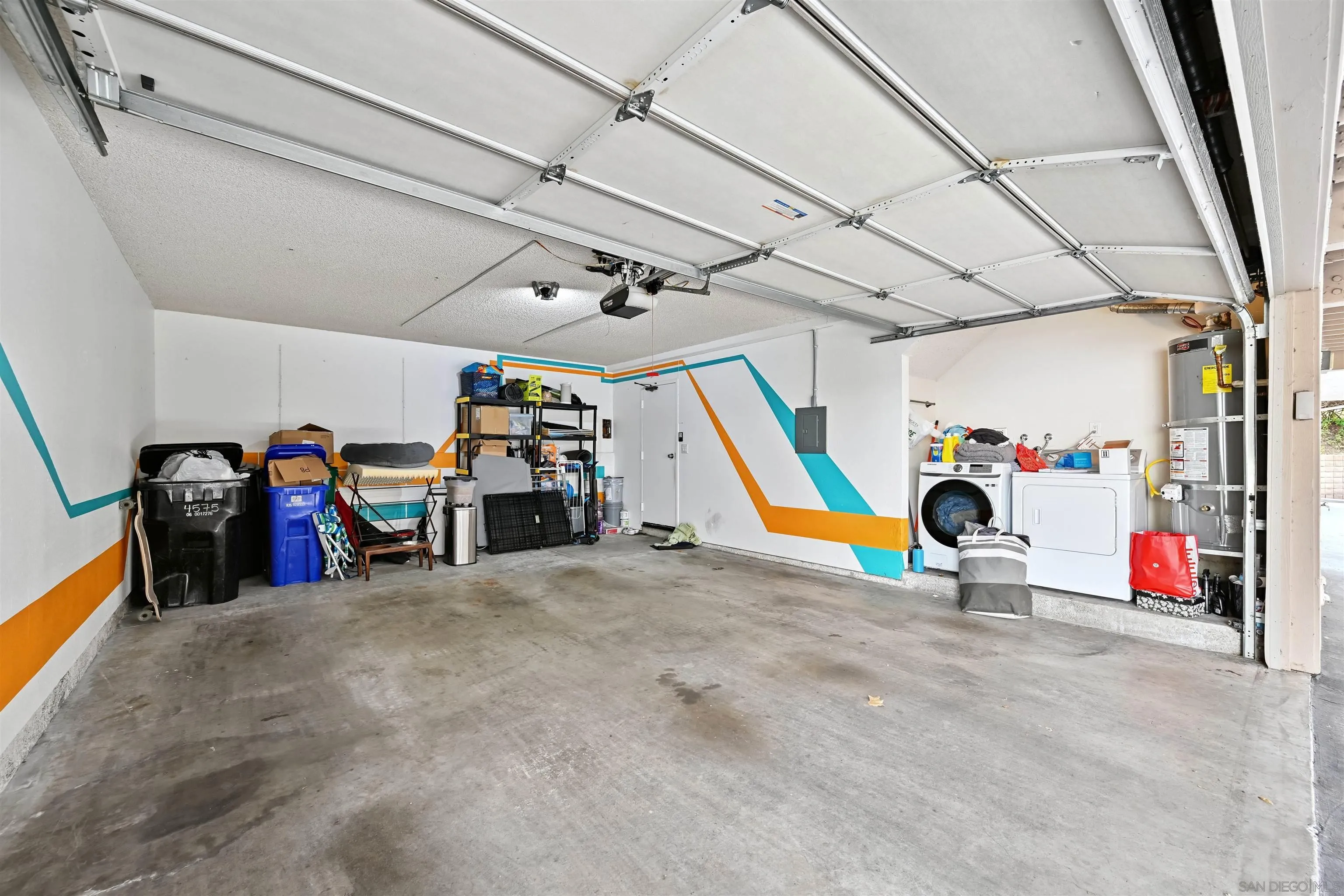 4575 Chateau Dr, San Diego