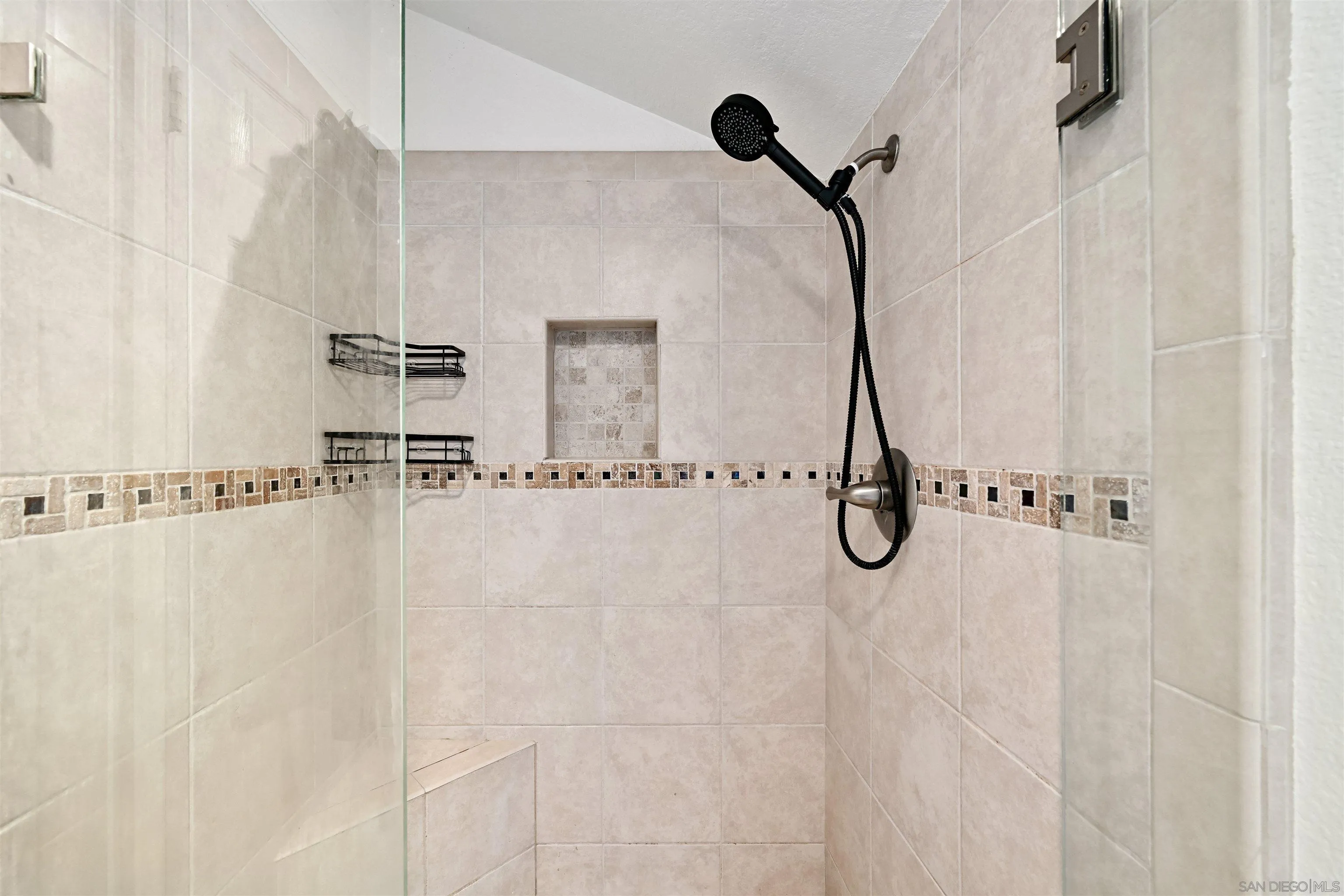 4575 Chateau Dr, San Diego