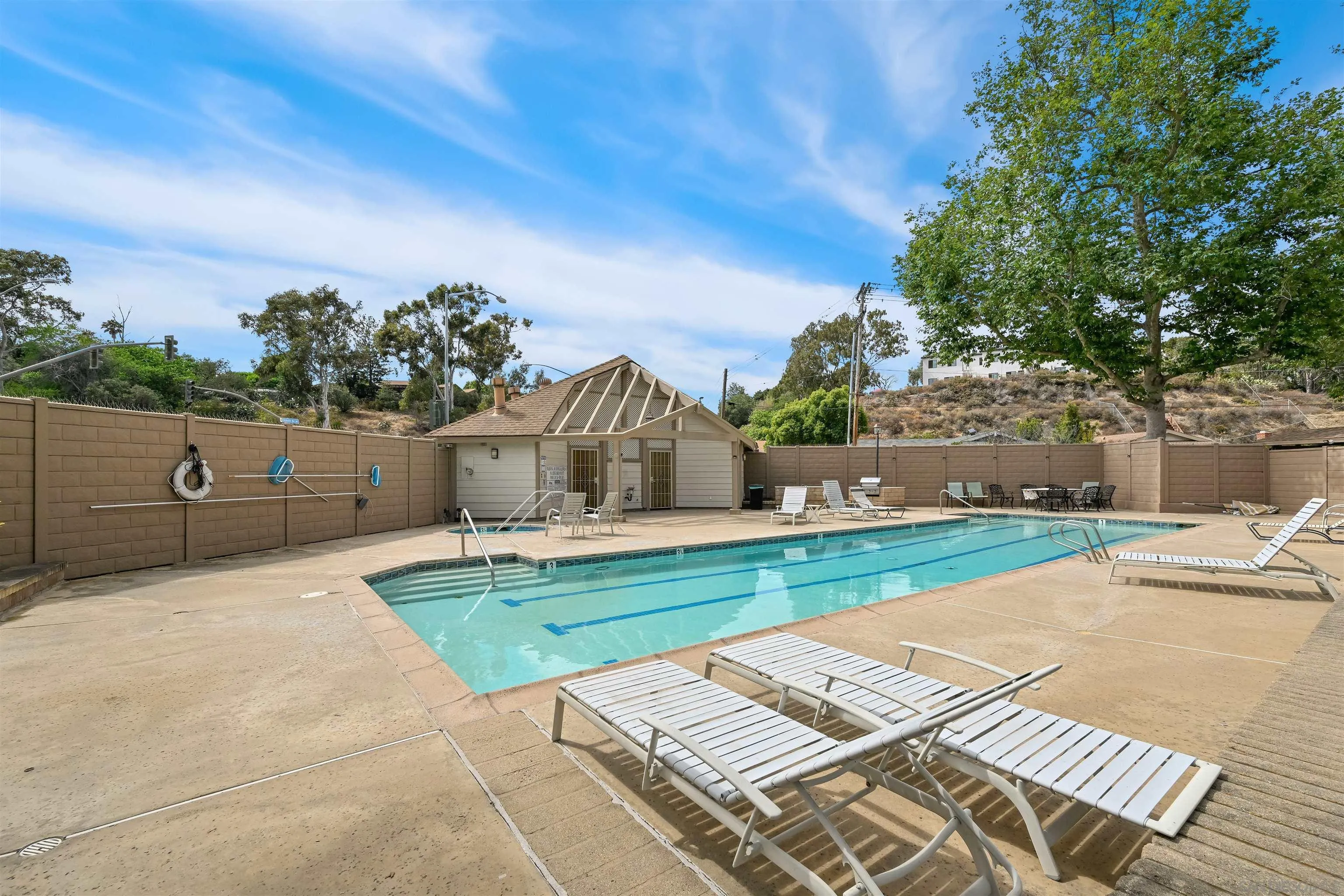 4575 Chateau Dr, San Diego