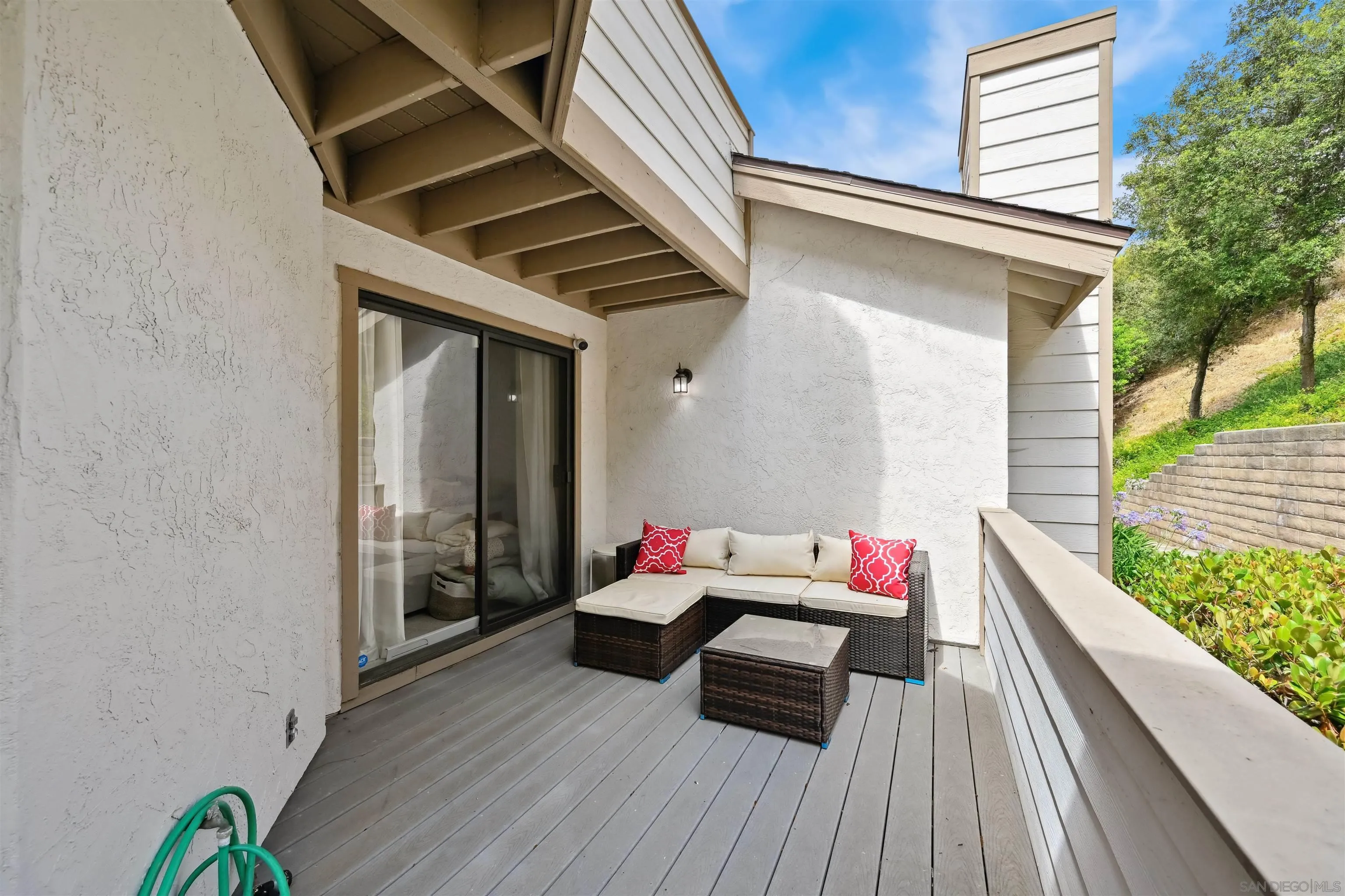 4575 Chateau Dr, San Diego