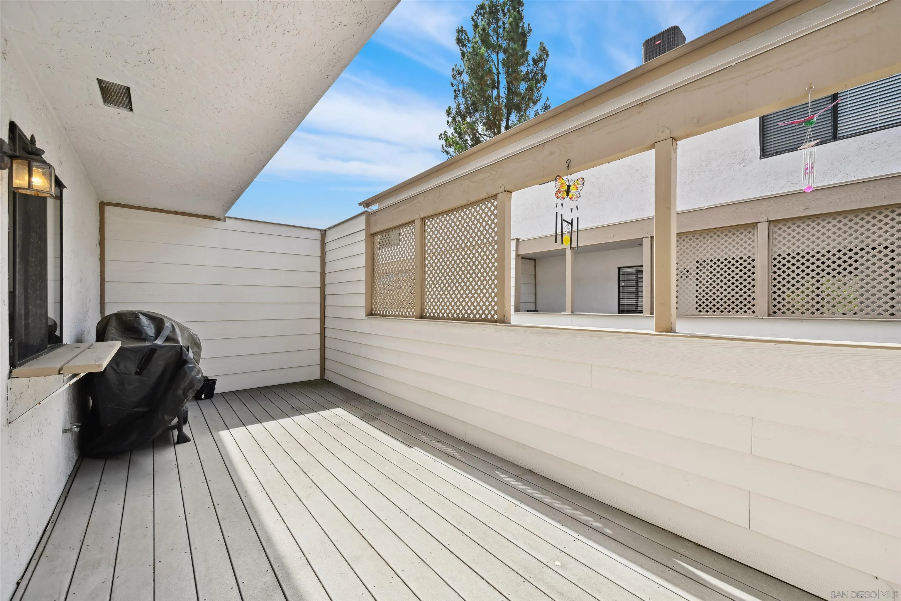 4575 Chateau Dr, San Diego