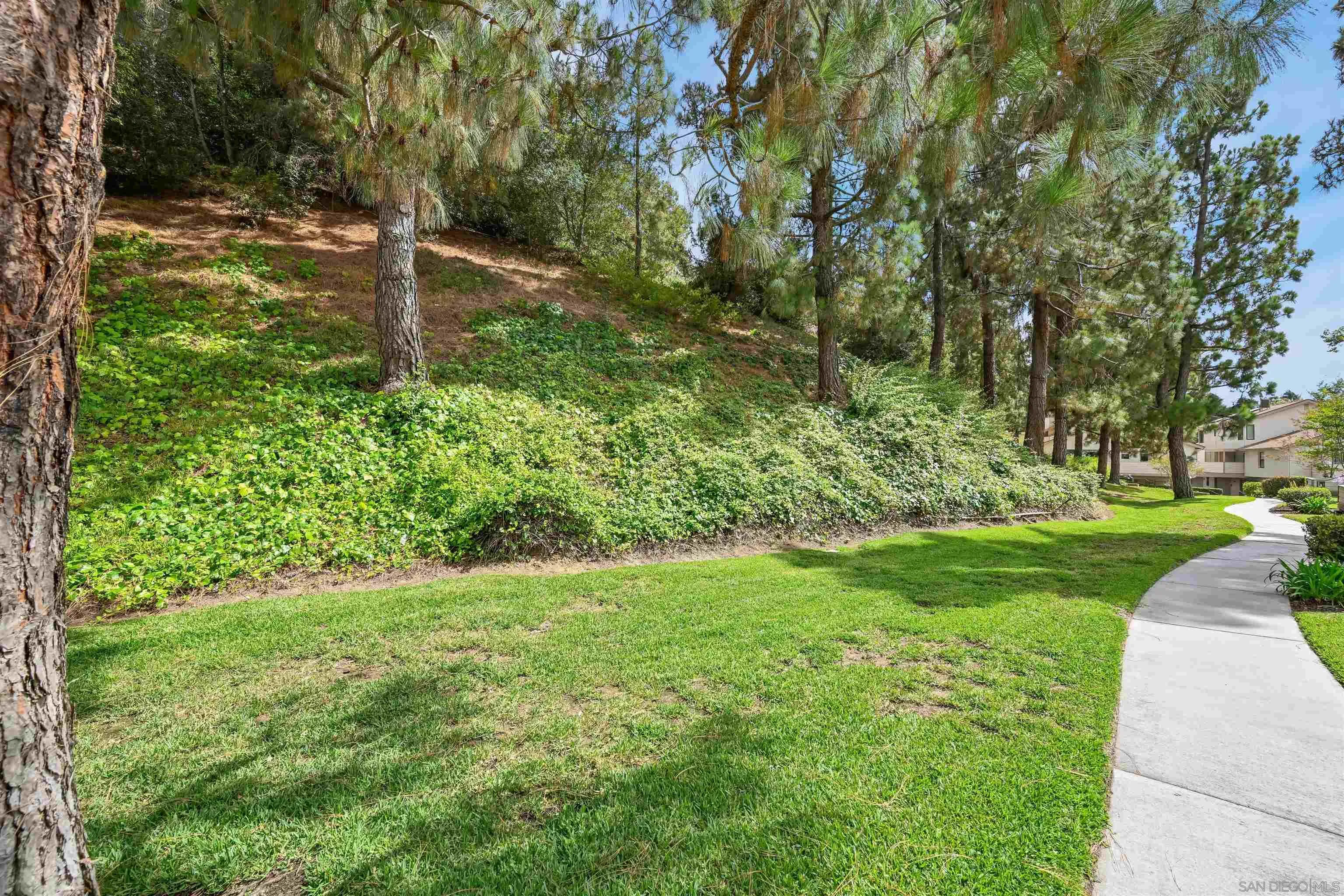 4575 Chateau Dr, San Diego