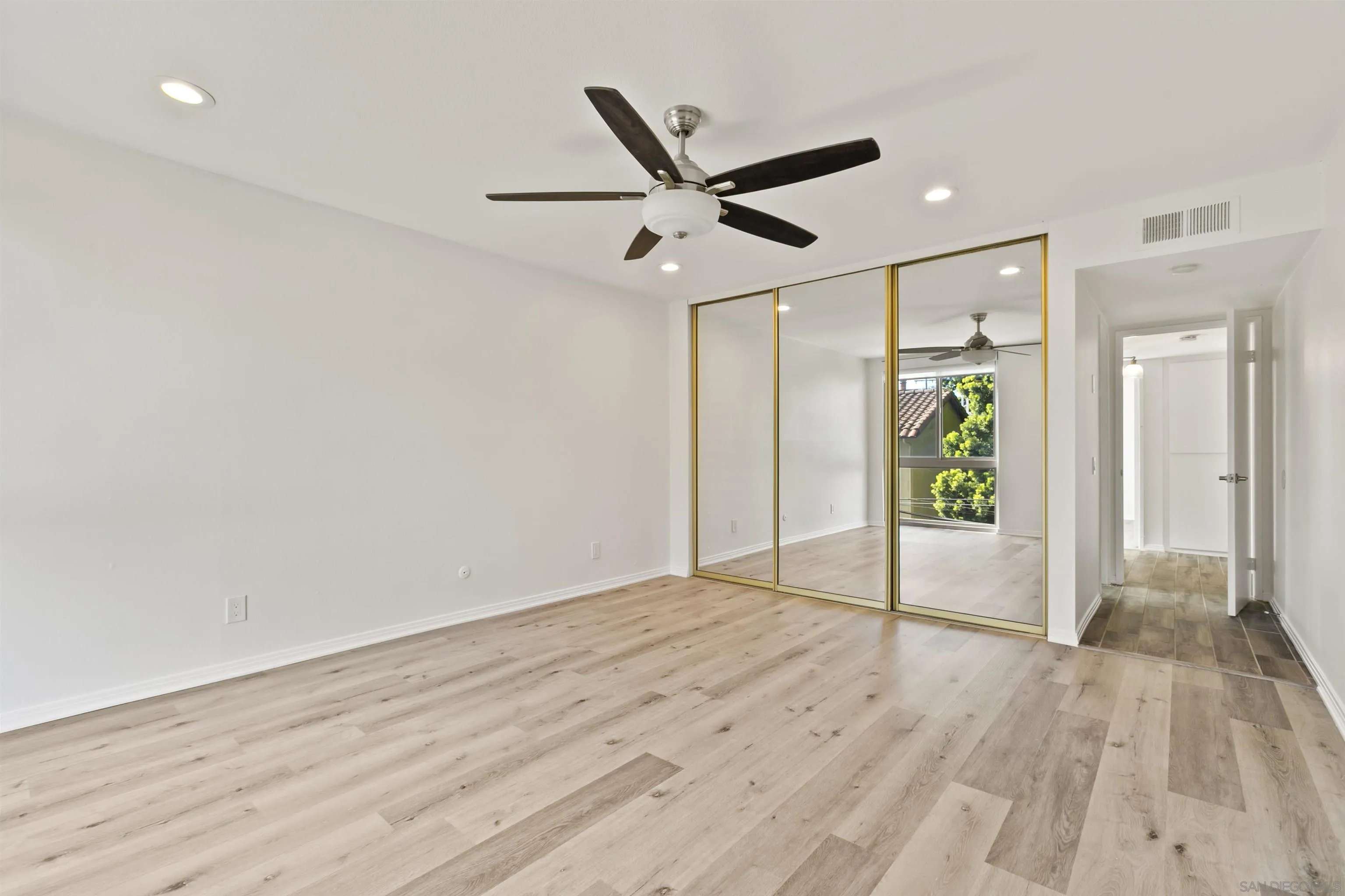 3825 Centre Street Unit 19
