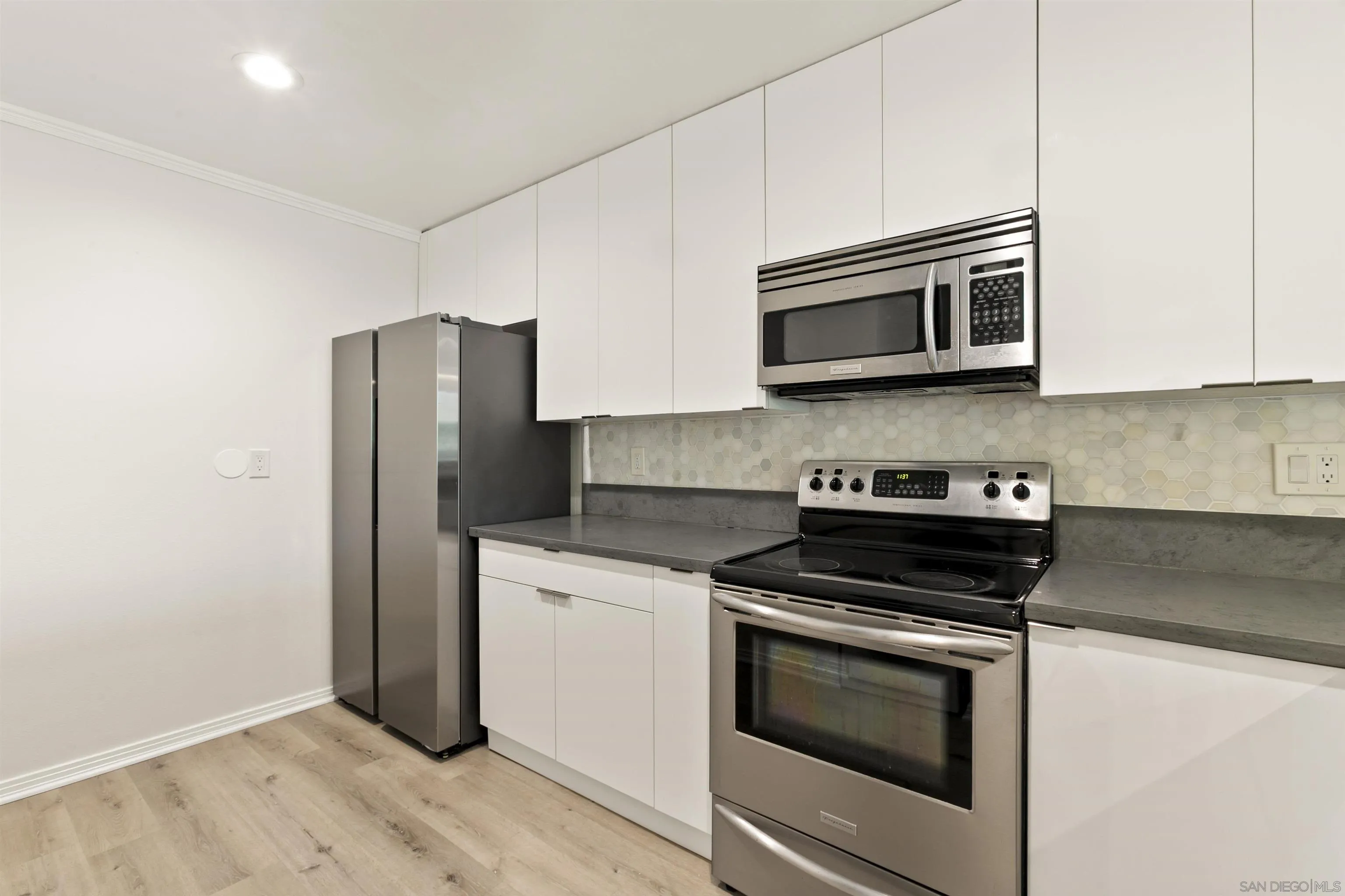 3825 Centre Street Unit 19