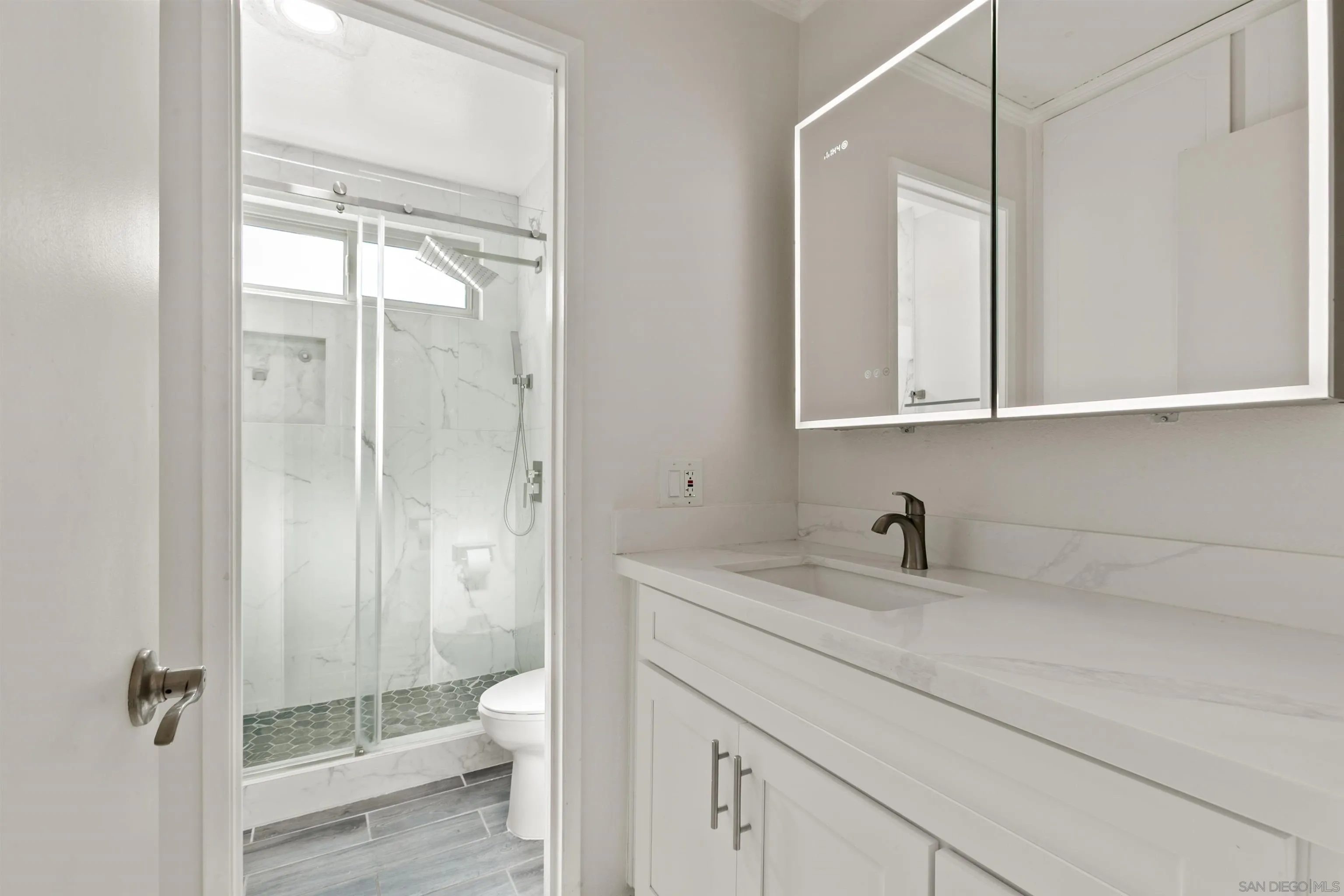 3825 Centre Street Unit 19