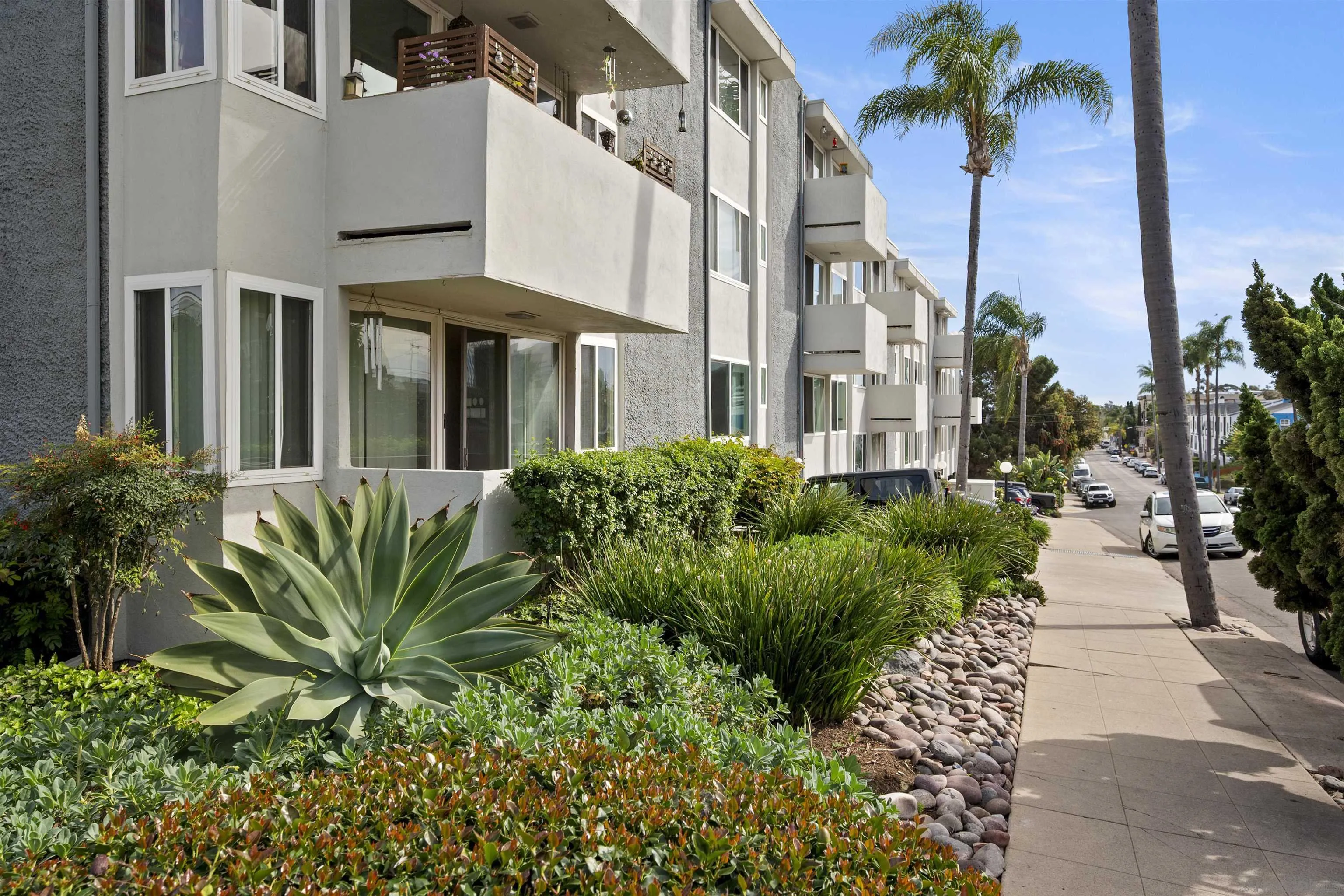 1907 Robinson Ave Unit 309