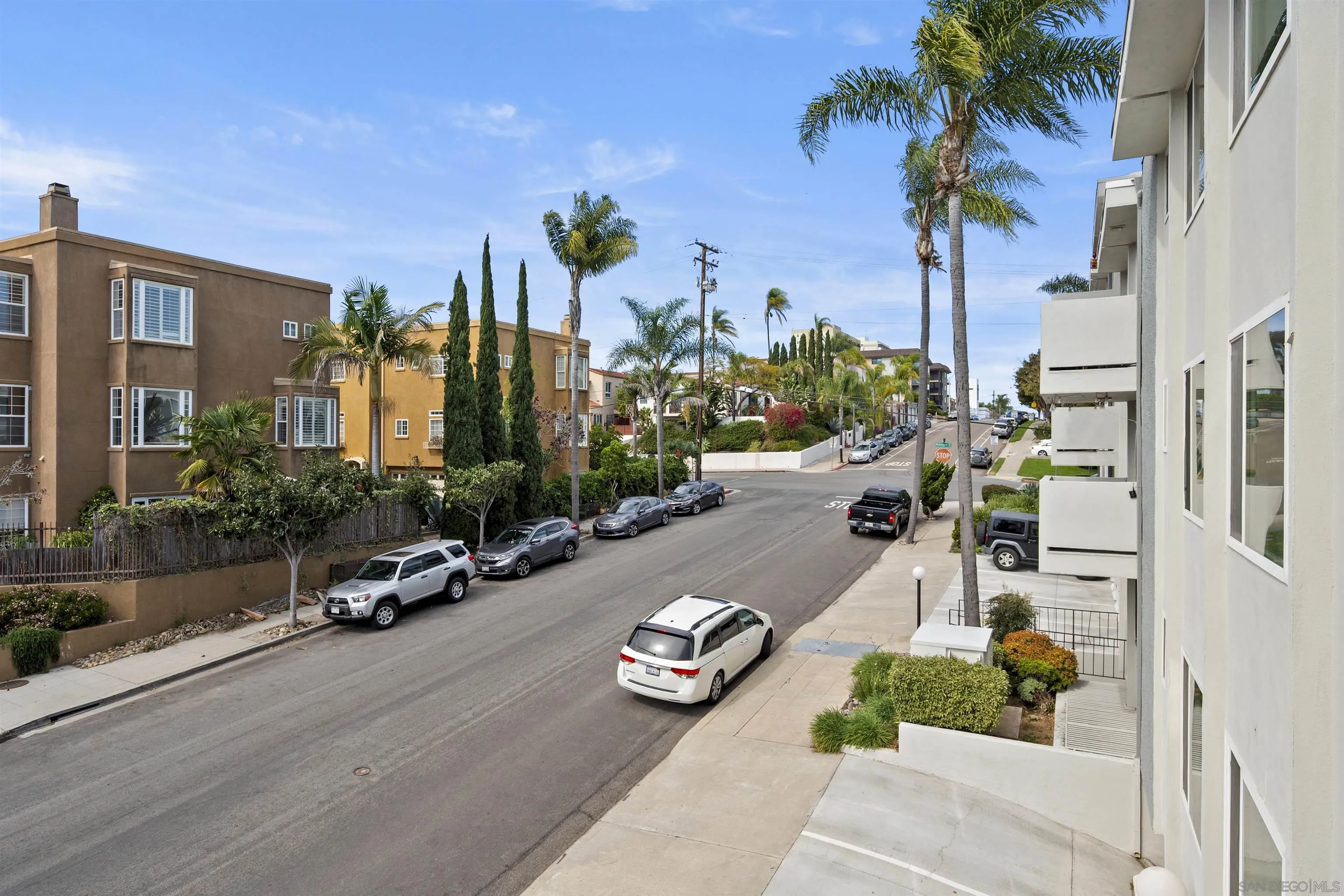 1907 Robinson Ave Unit 309