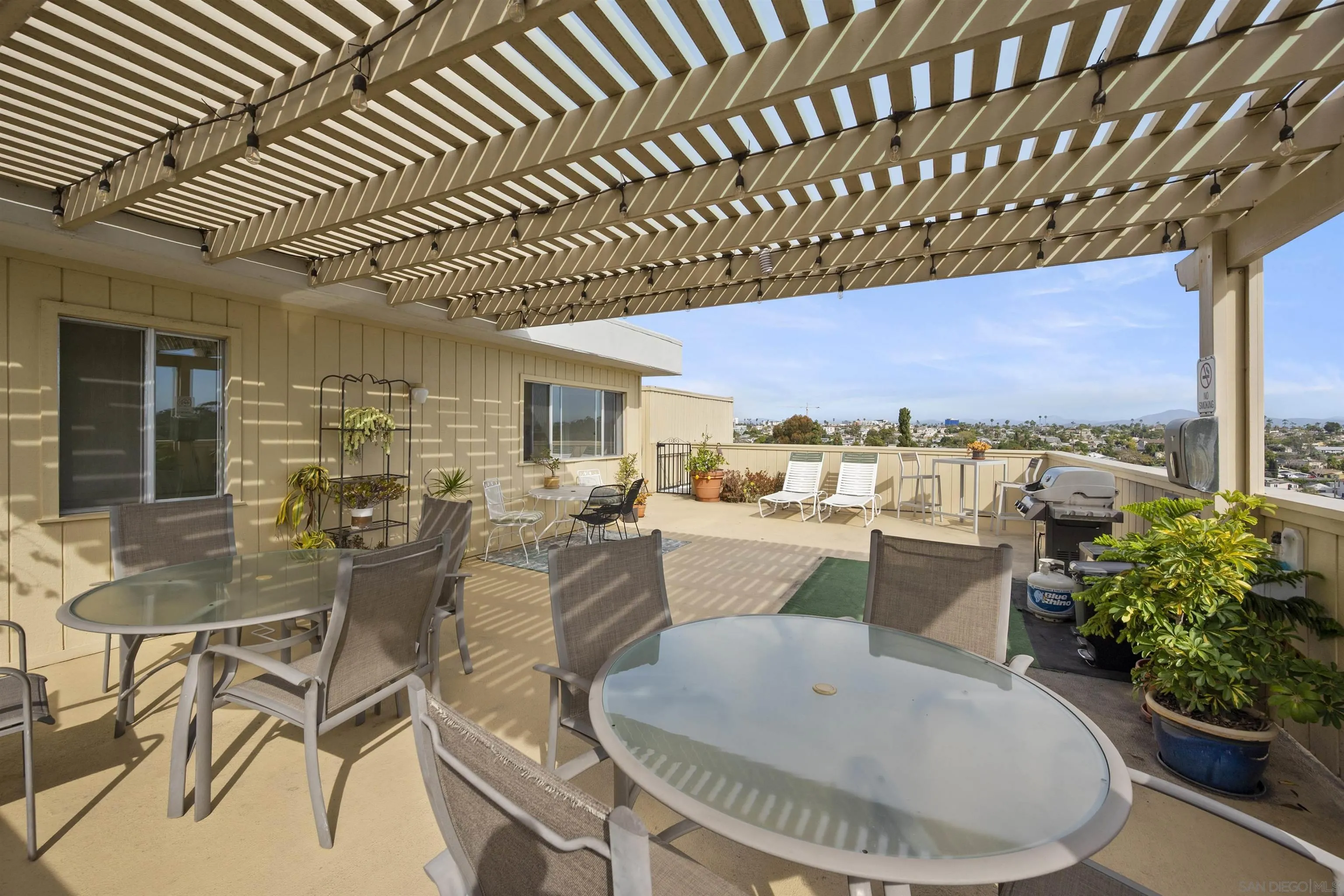 1907 Robinson Ave Unit 309