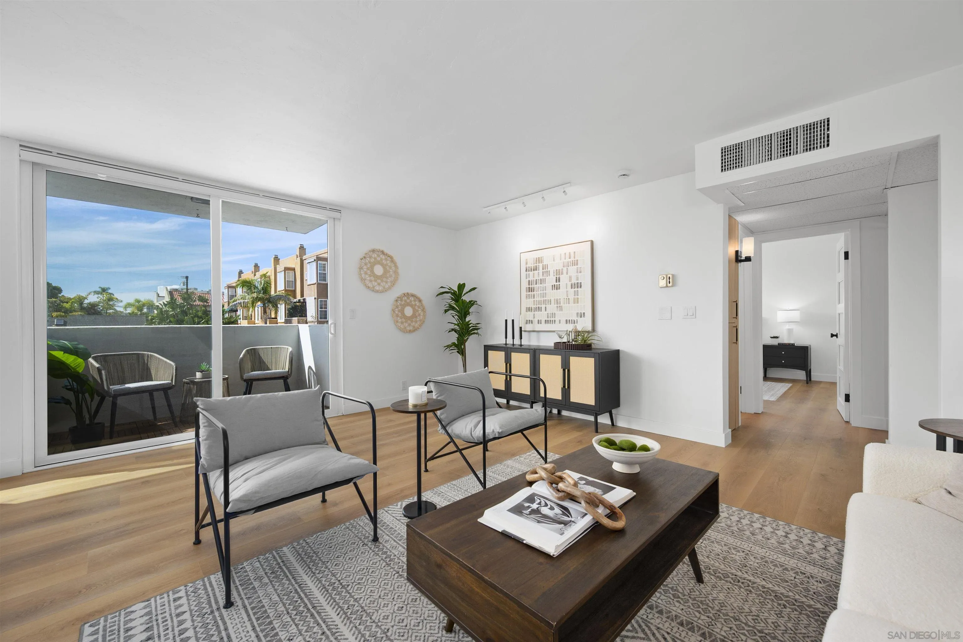 1907 Robinson Ave Unit 309